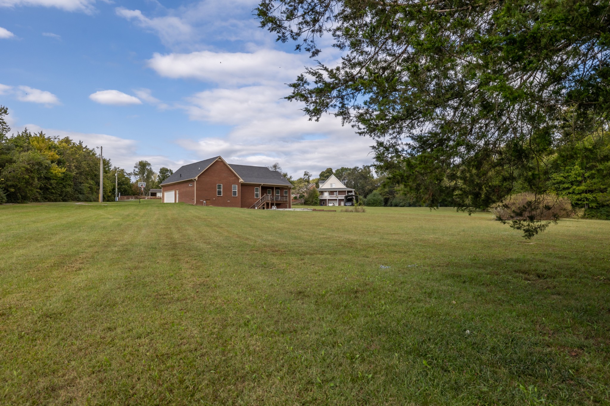 122 Laurelwood Dr