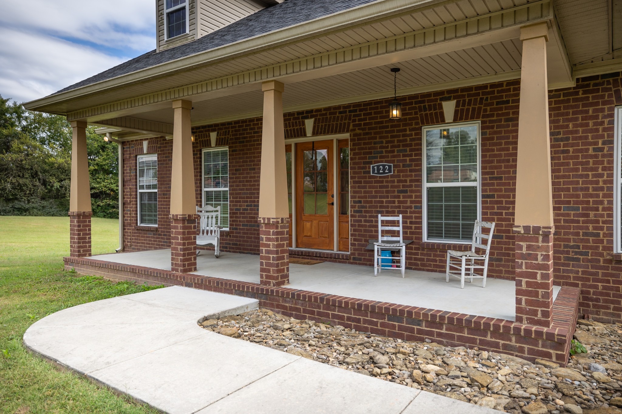 122 Laurelwood Dr