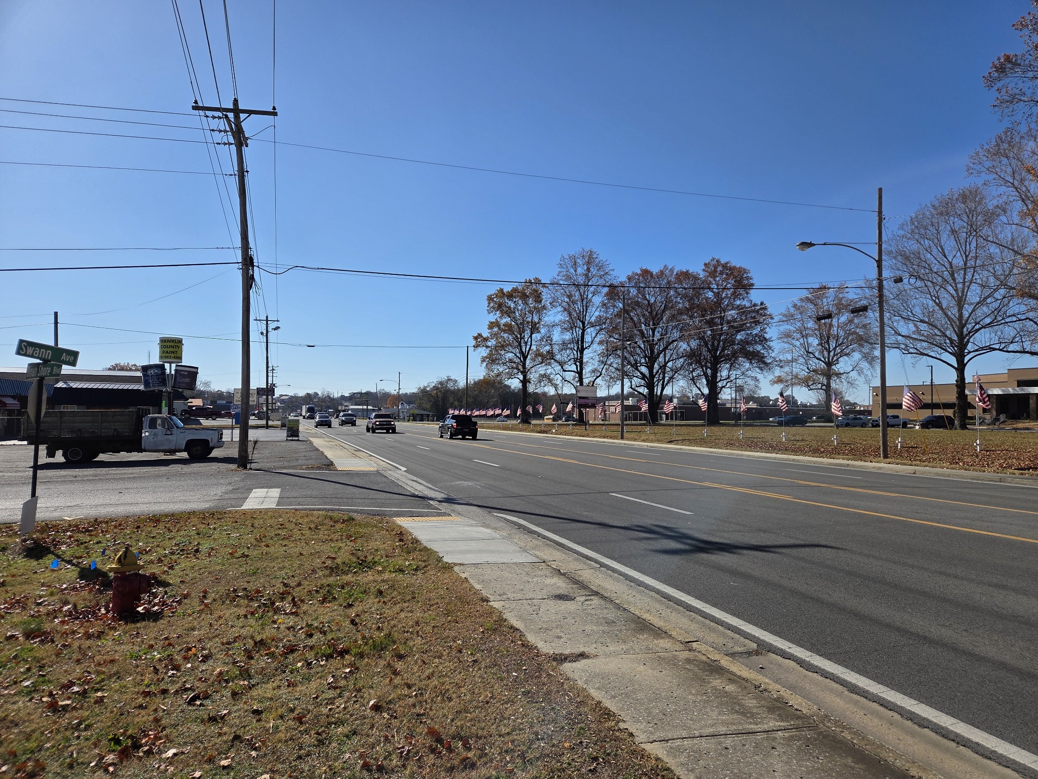 1000 Dinah Shore Blvd