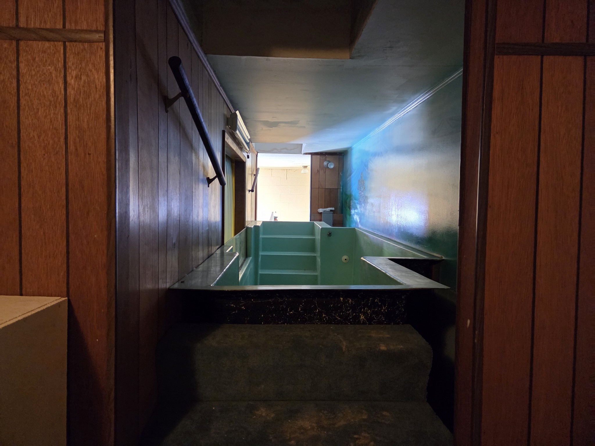 1000 Dinah Shore Blvd