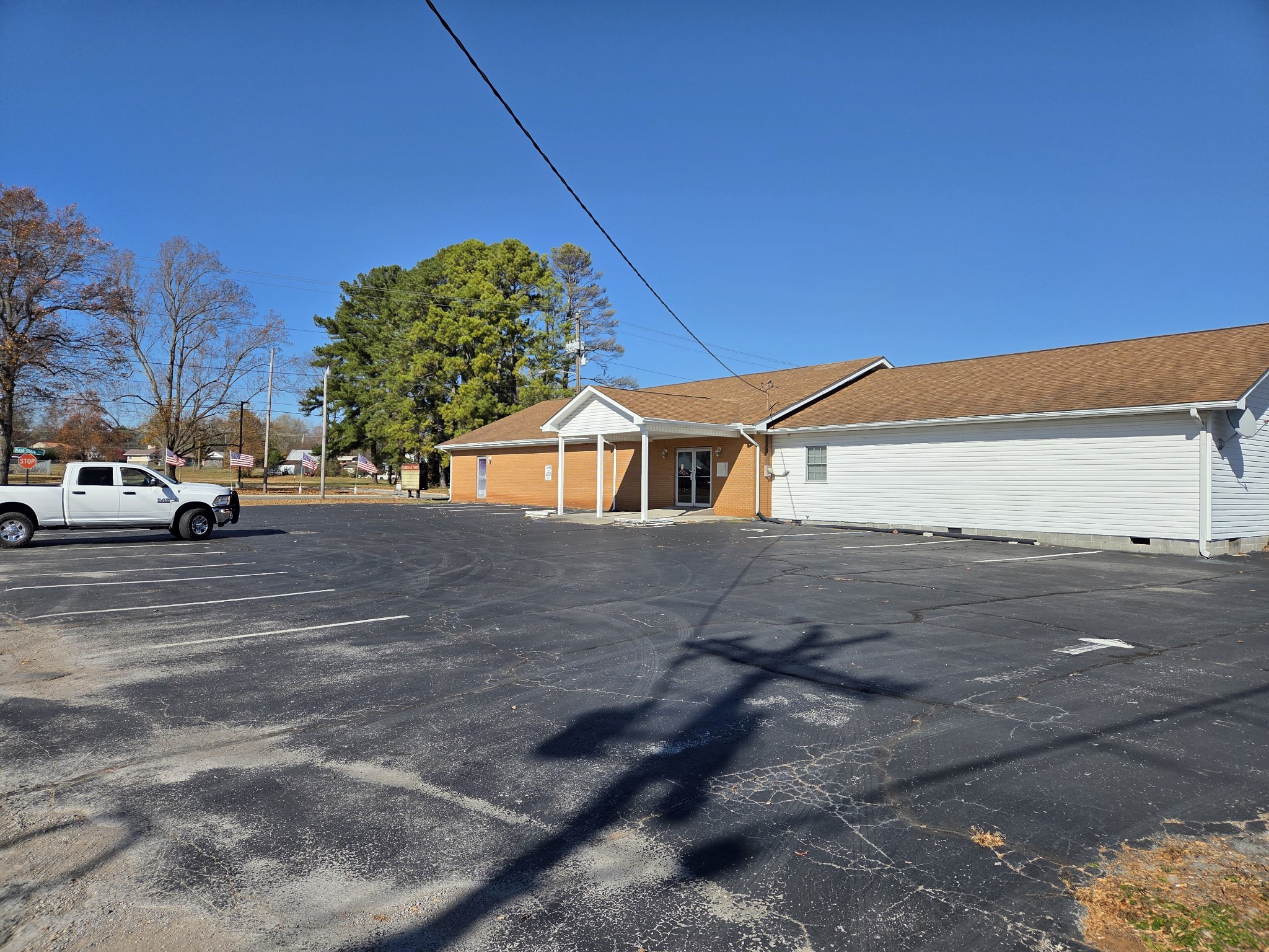 1000 Dinah Shore Blvd