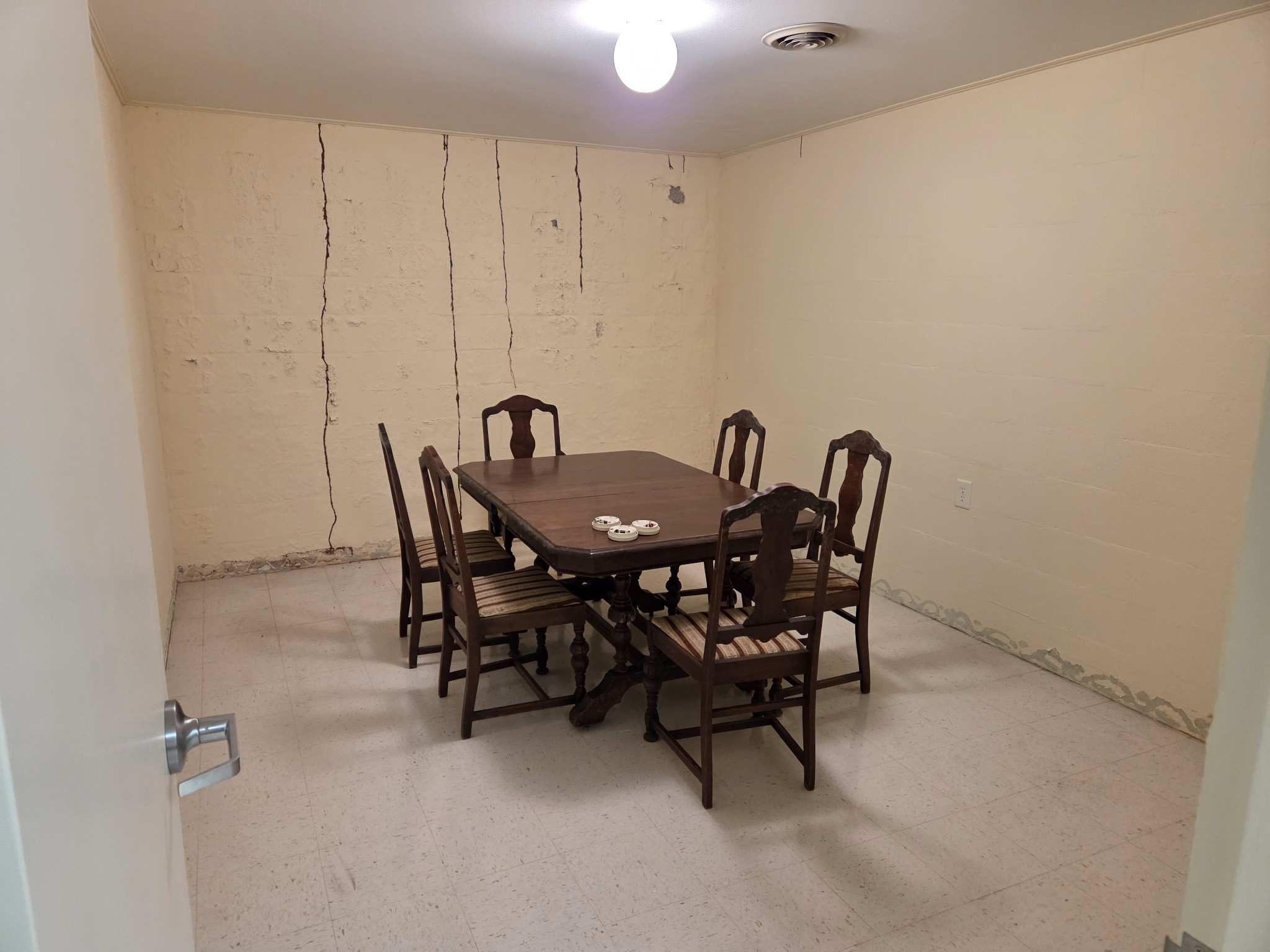 1000 Dinah Shore Blvd