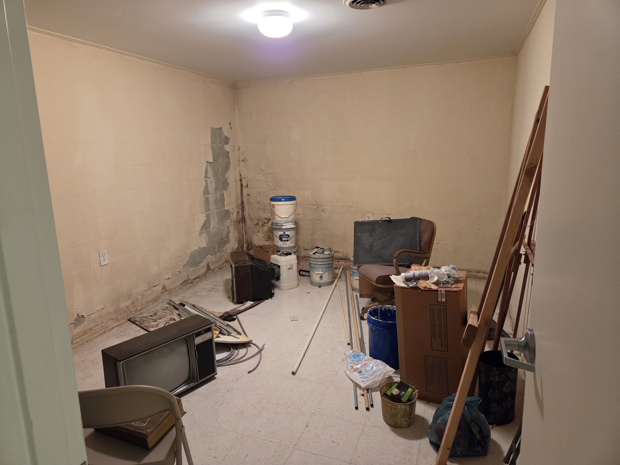 1000 Dinah Shore Blvd