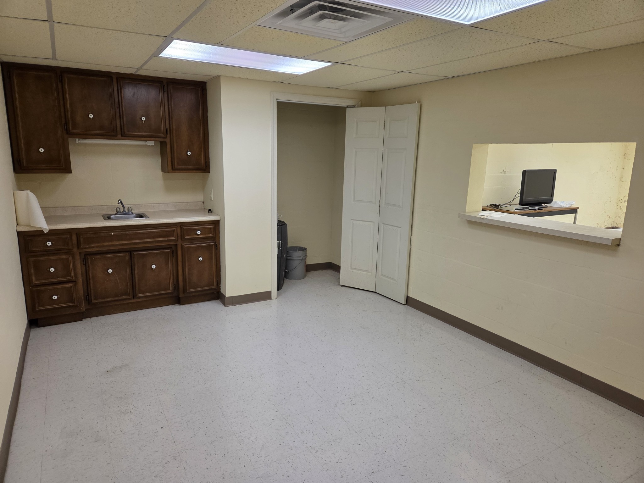 1000 Dinah Shore Blvd