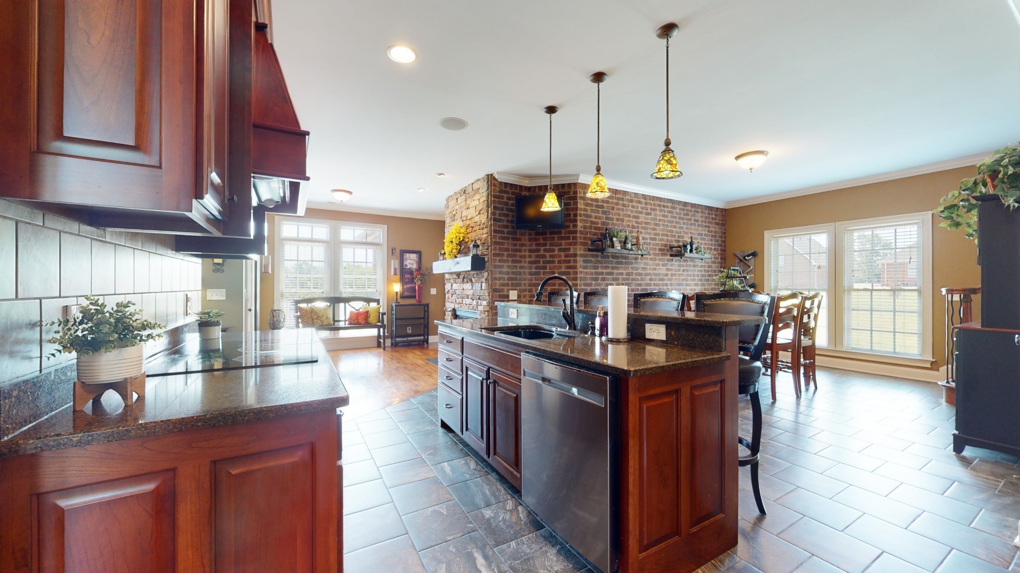 410 Jennings Ln, NW