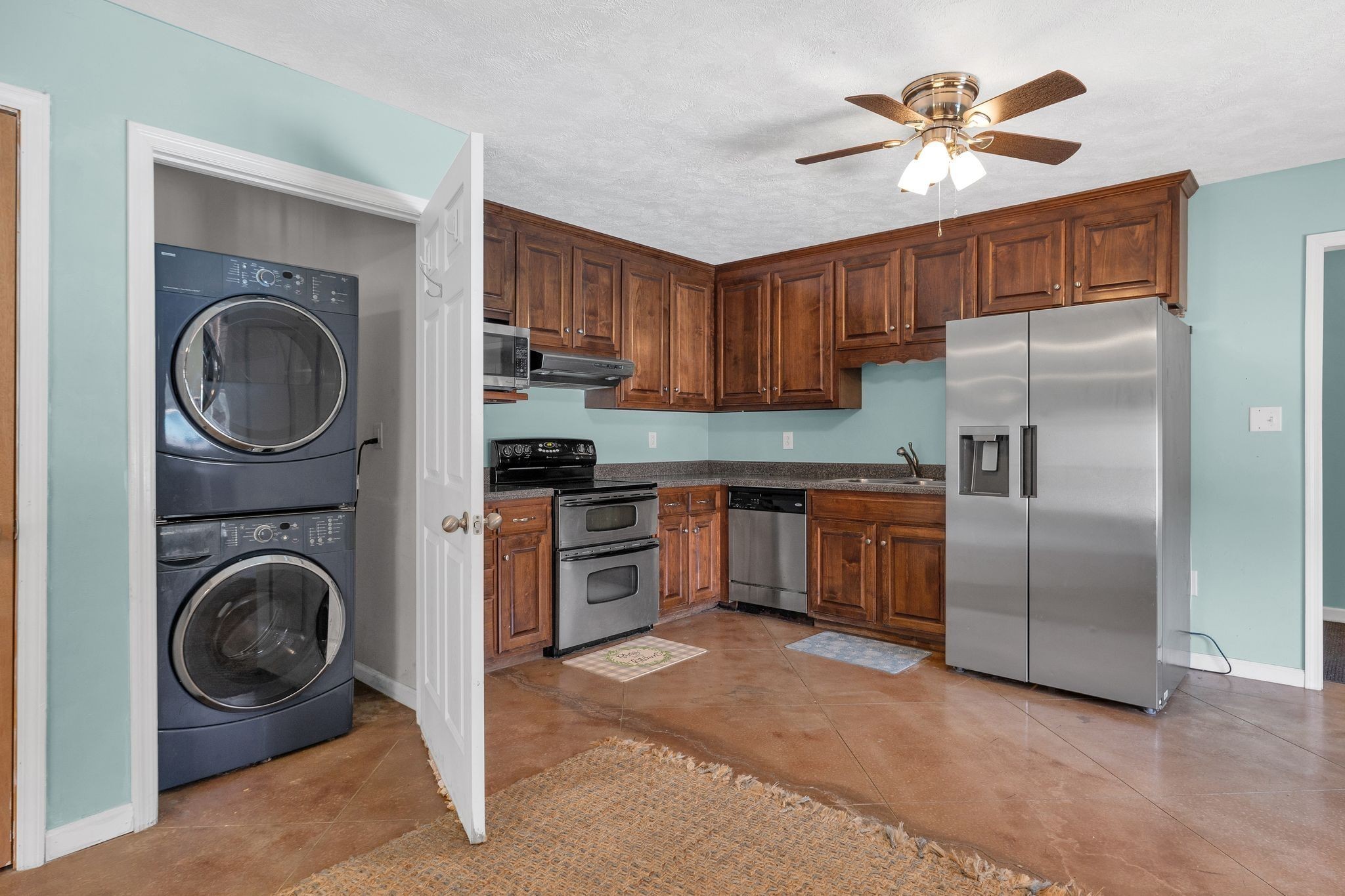 1666 Fayetteville Hwy