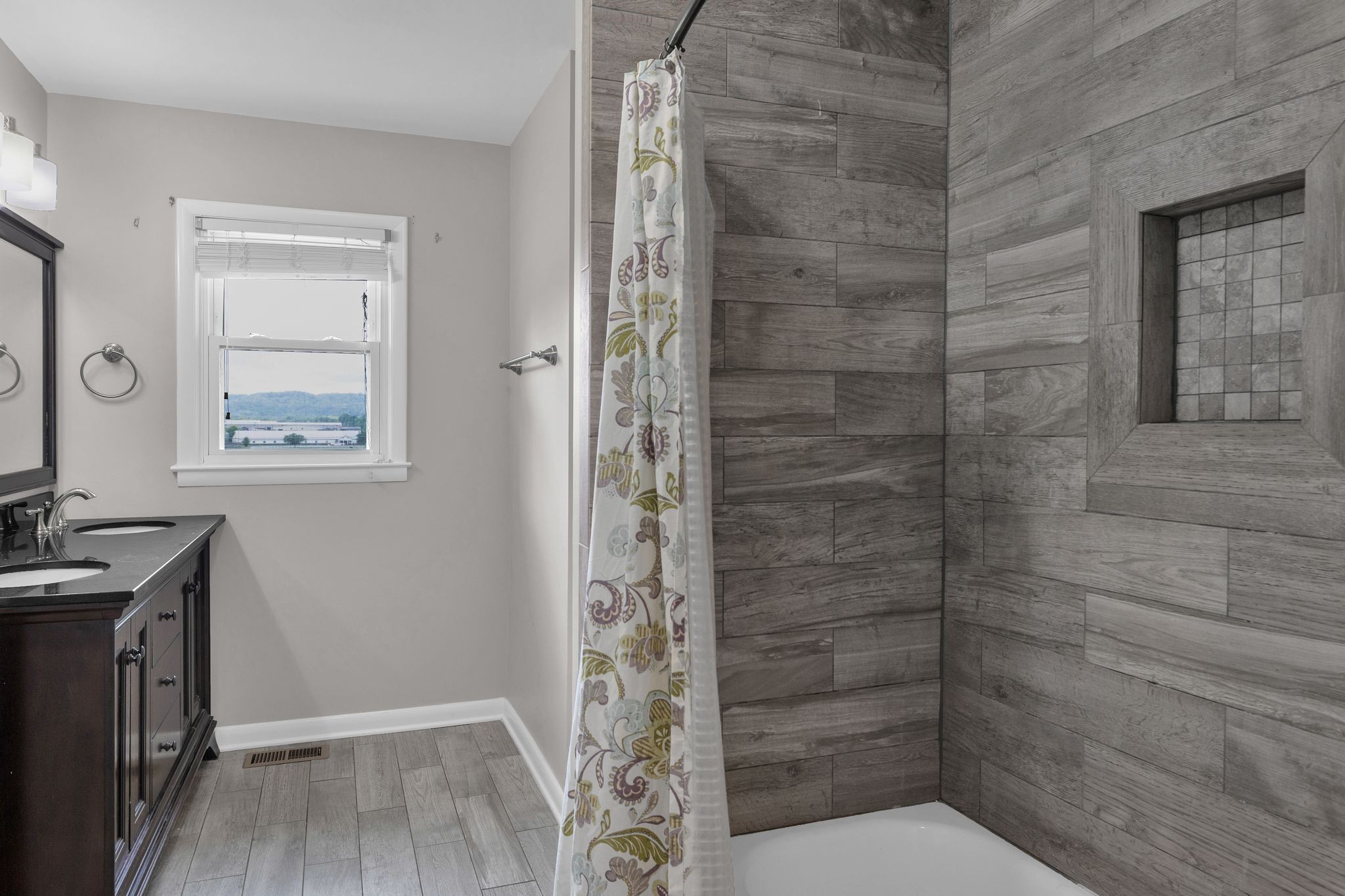 1666 Fayetteville Hwy