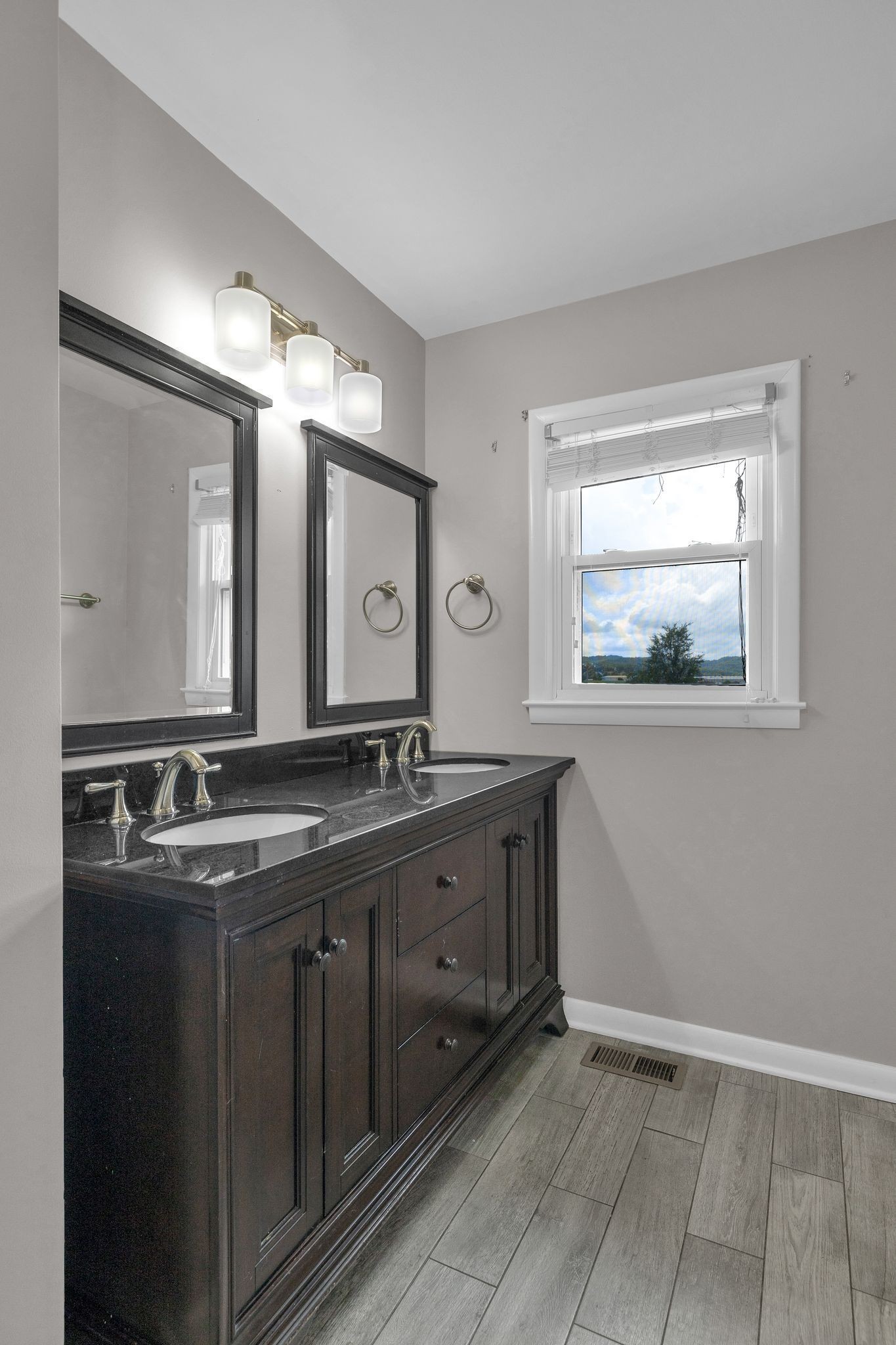 1666 Fayetteville Hwy