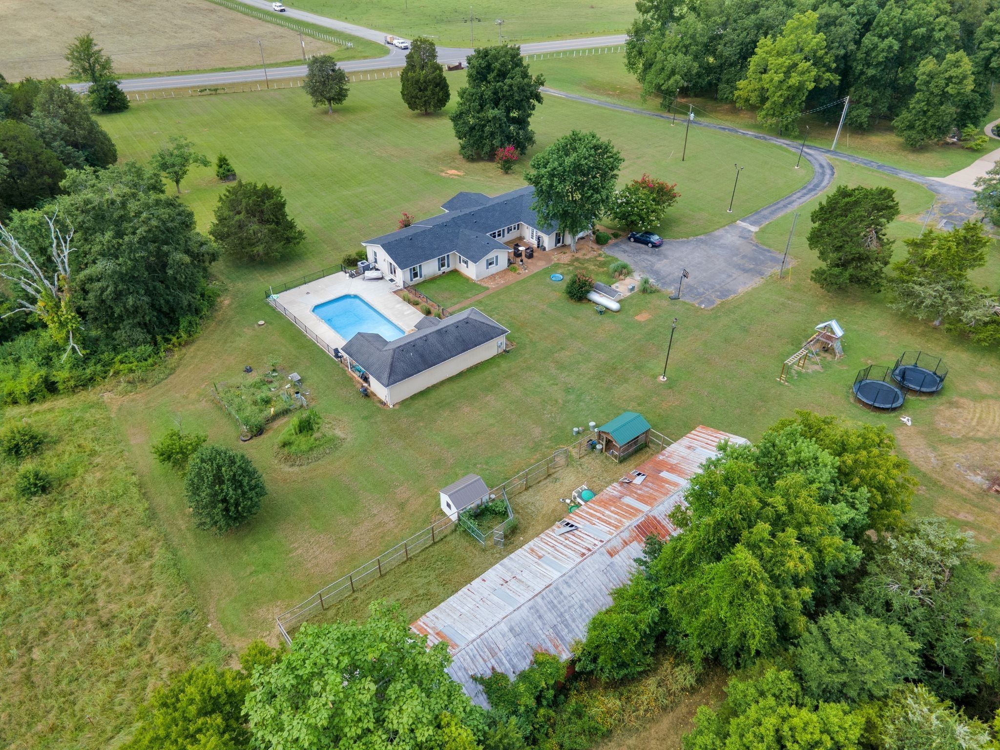 1666 Fayetteville Hwy