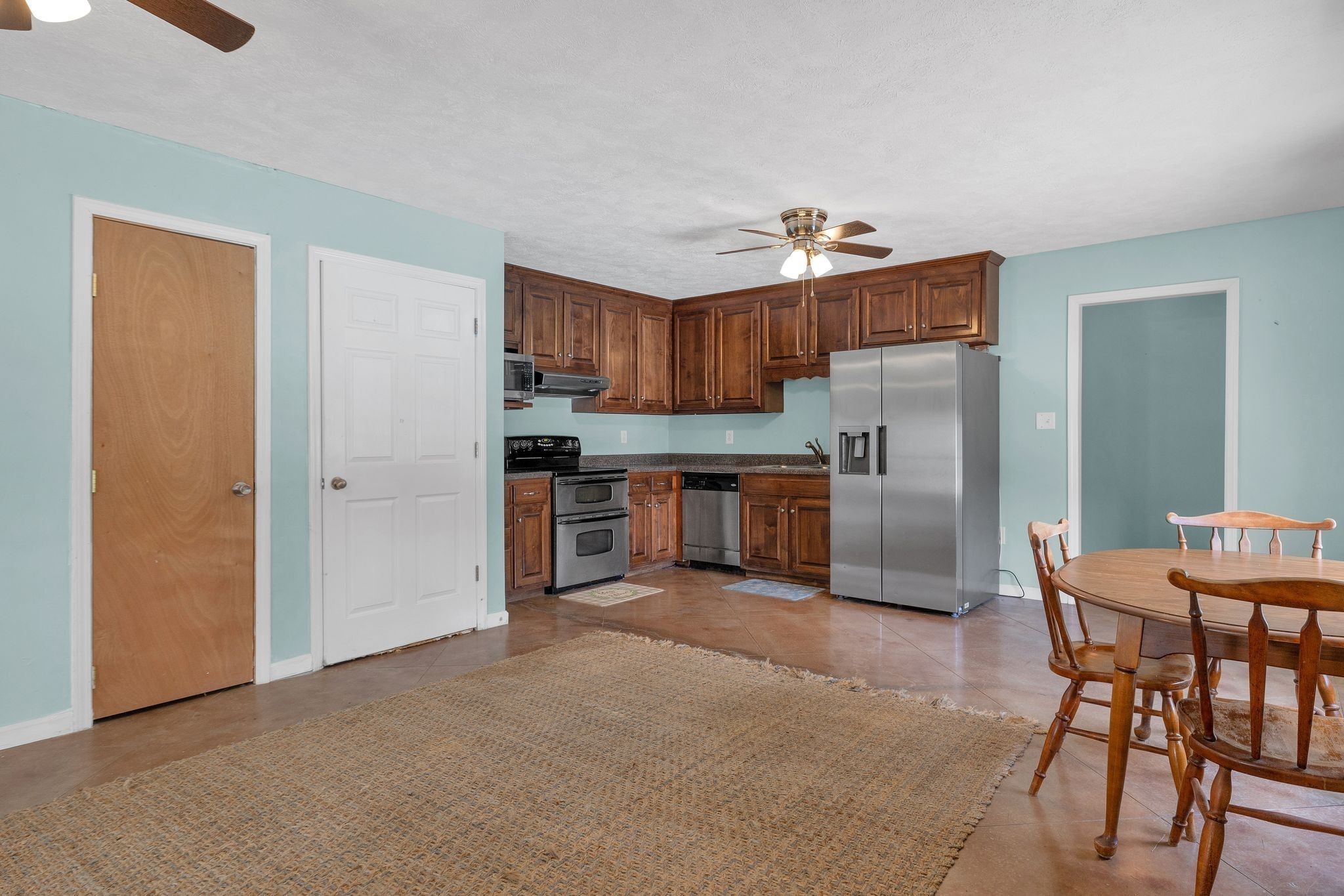 1666 Fayetteville Hwy