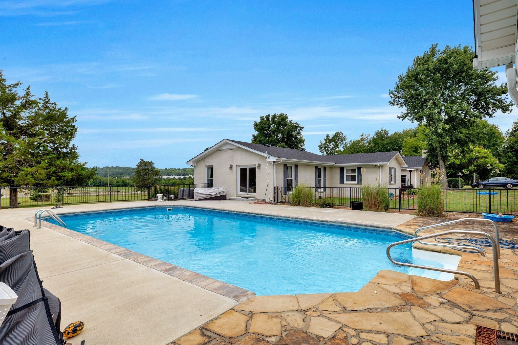 1666 Fayetteville Hwy