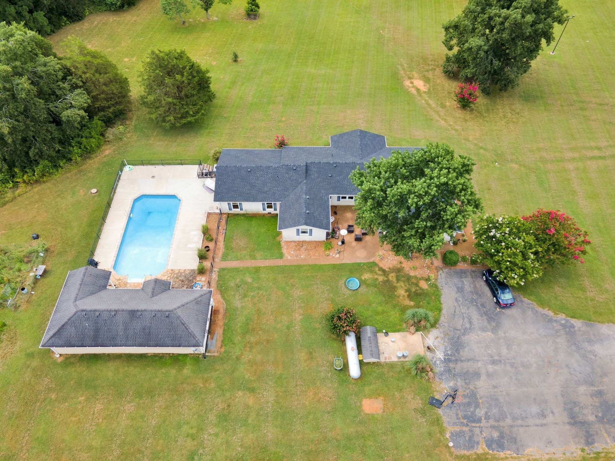 1666 Fayetteville Hwy