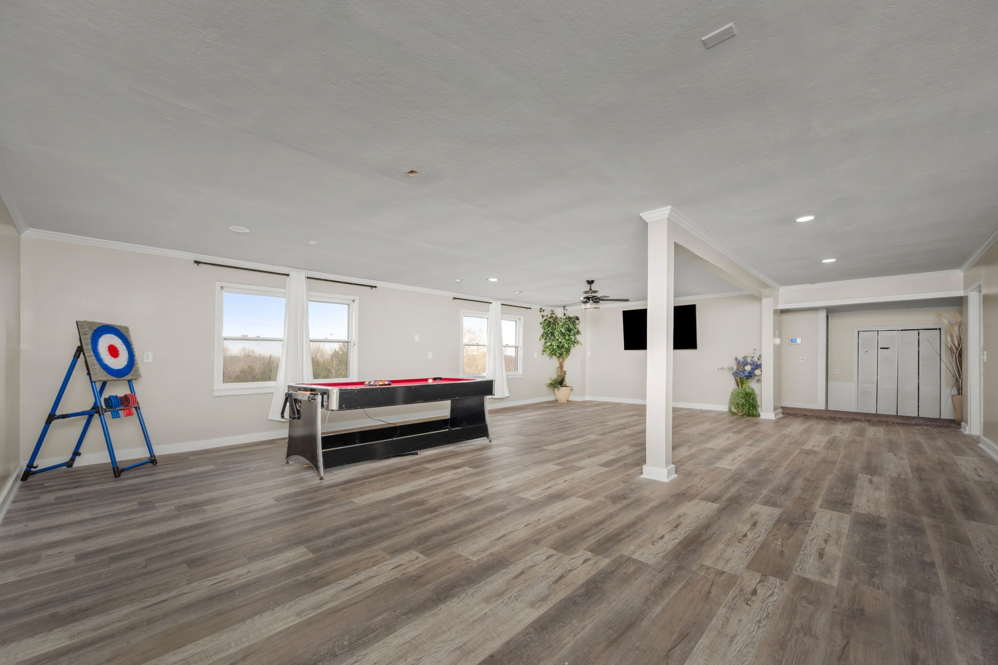305 Ridgewood Dr