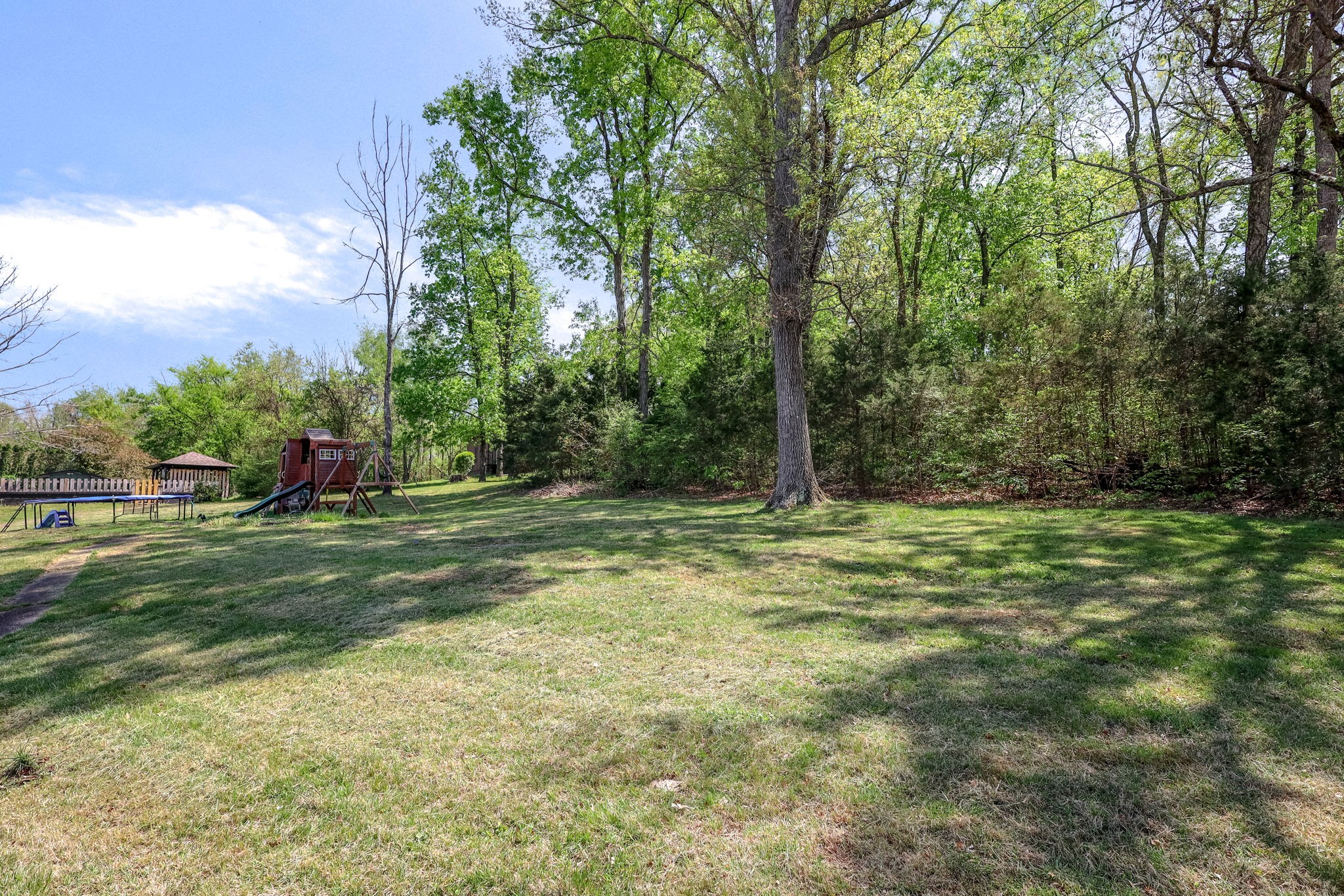 305 Ridgewood Dr