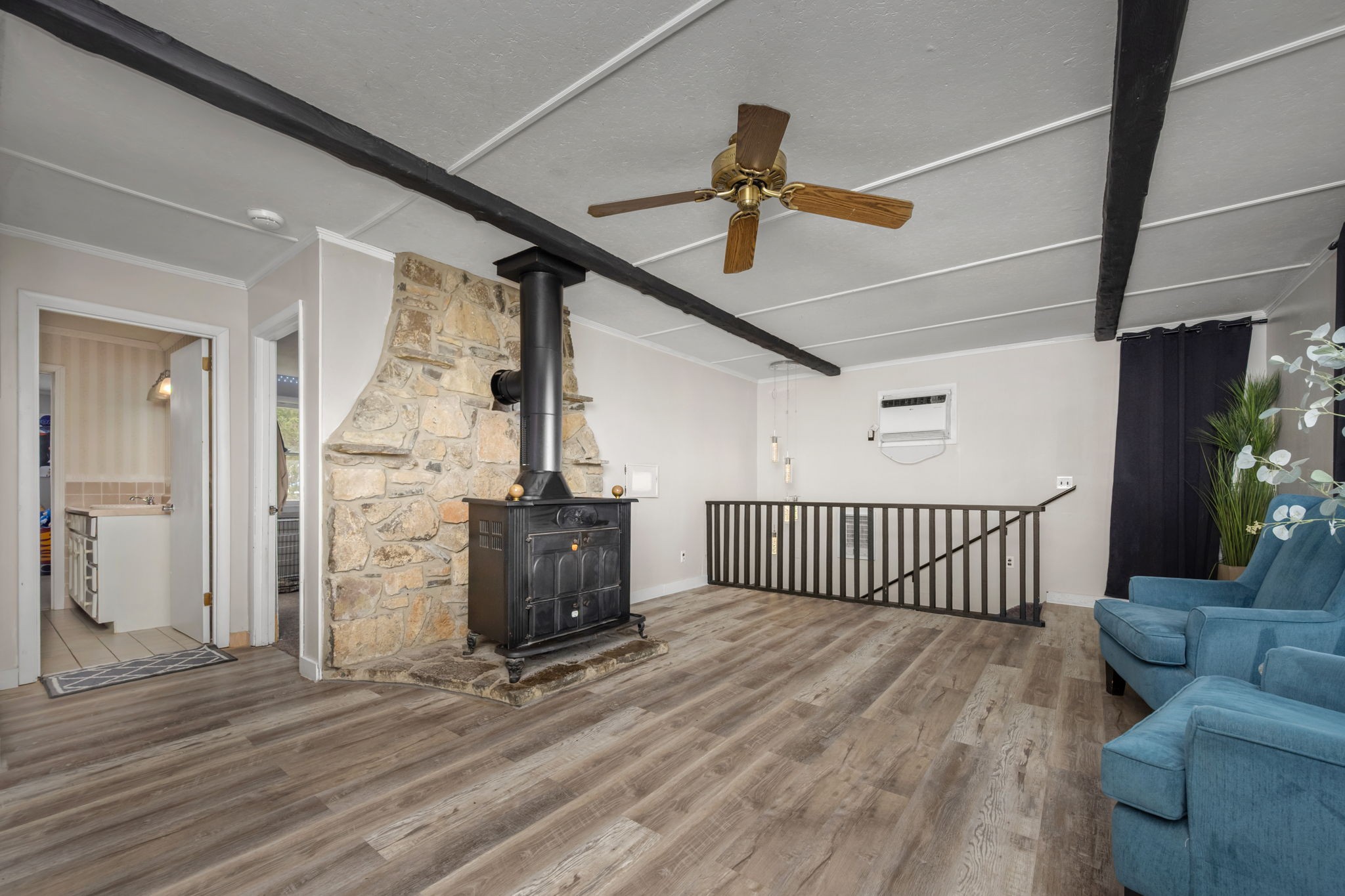 305 Ridgewood Dr