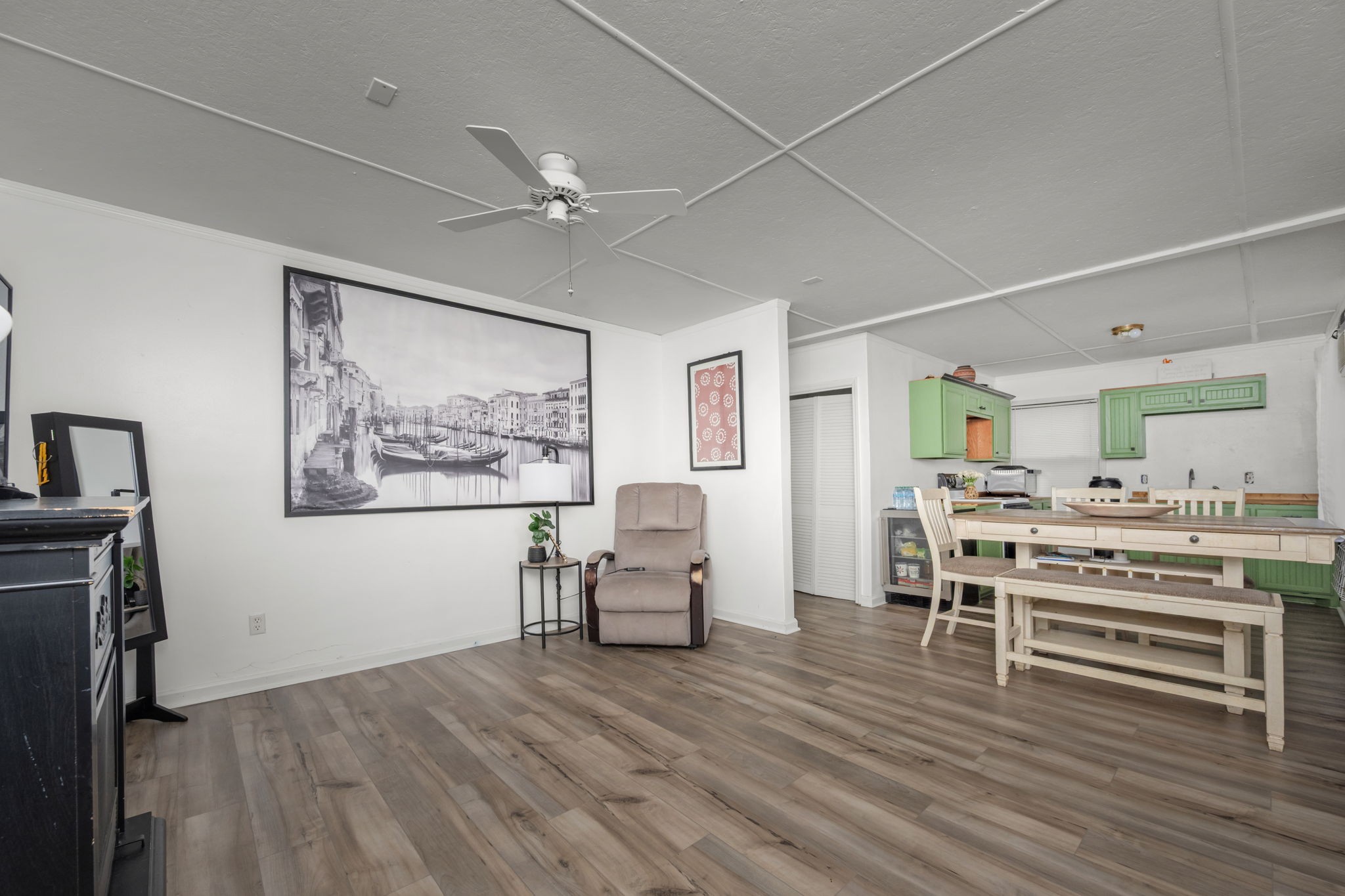 305 Ridgewood Dr