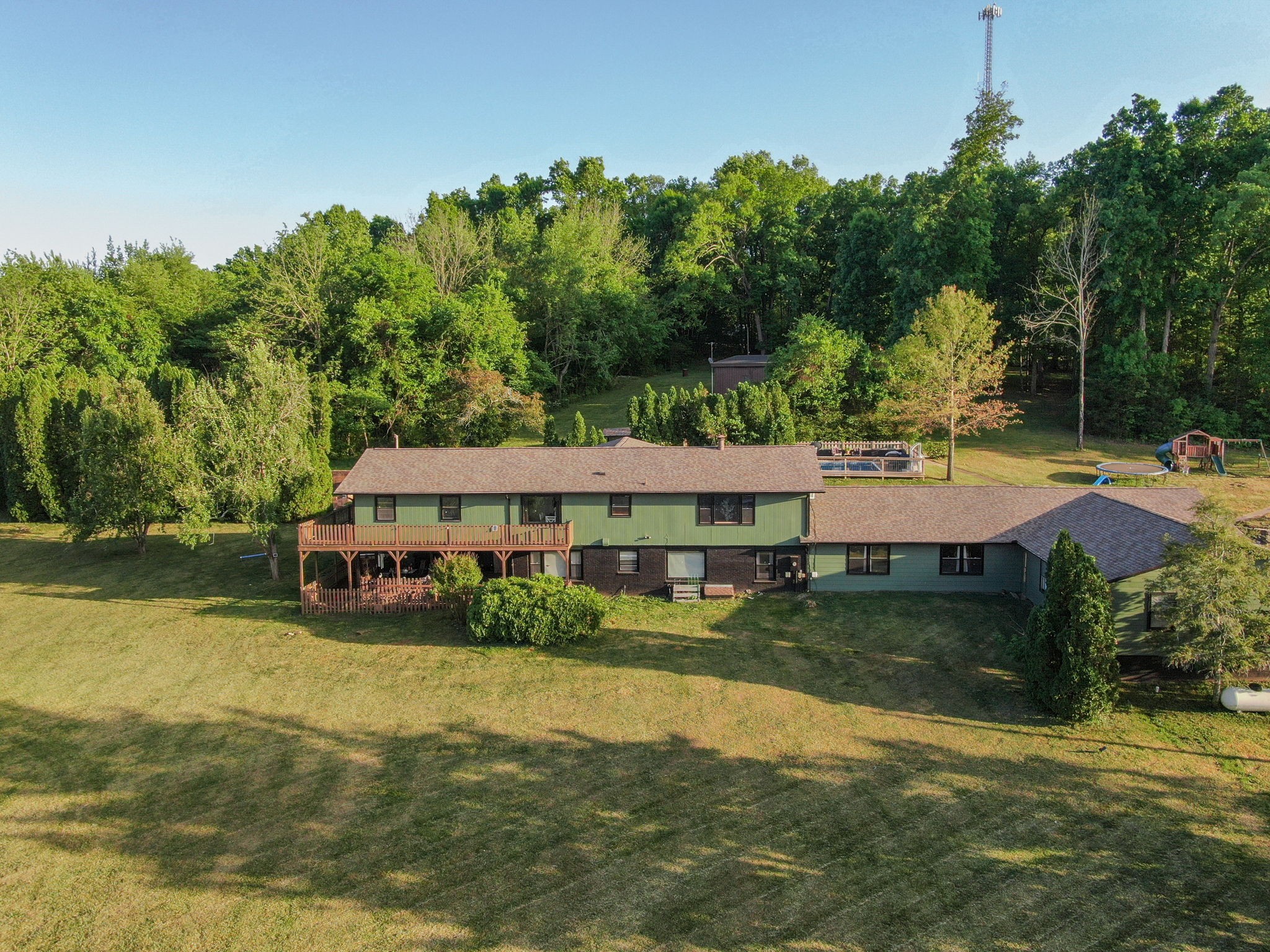 305 Ridgewood Dr