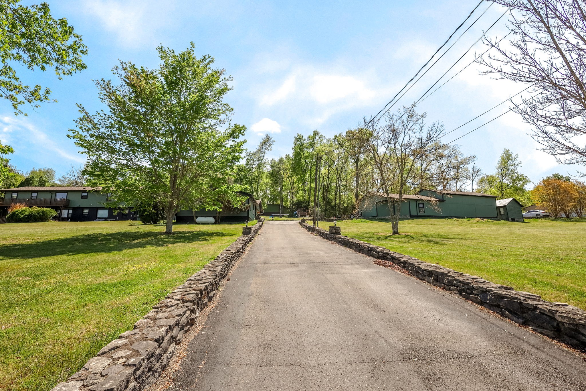 305 Ridgewood Dr