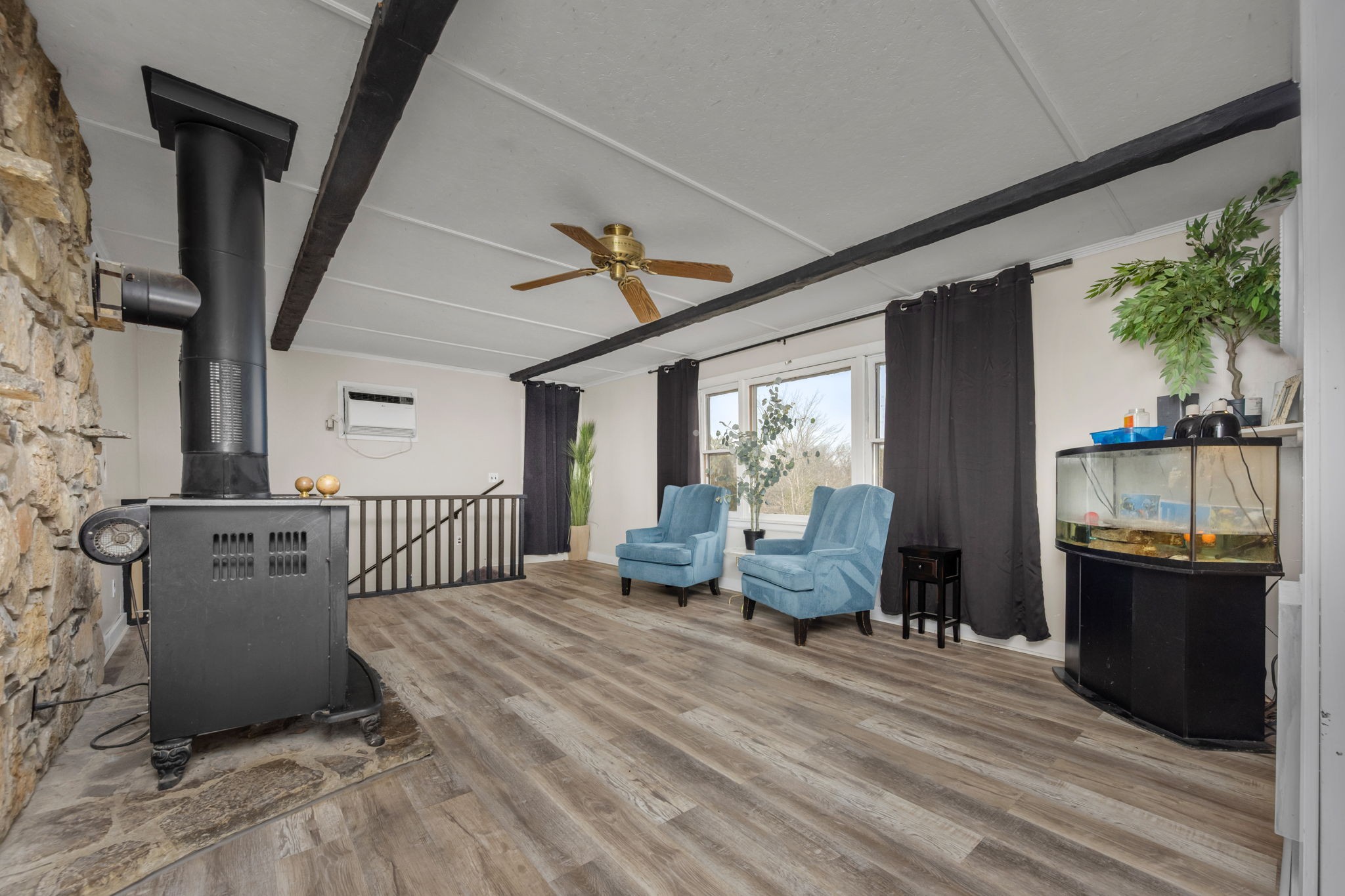 305 Ridgewood Dr