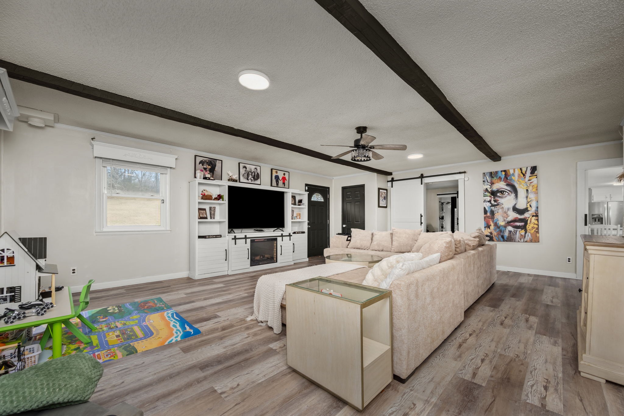 305 Ridgewood Dr