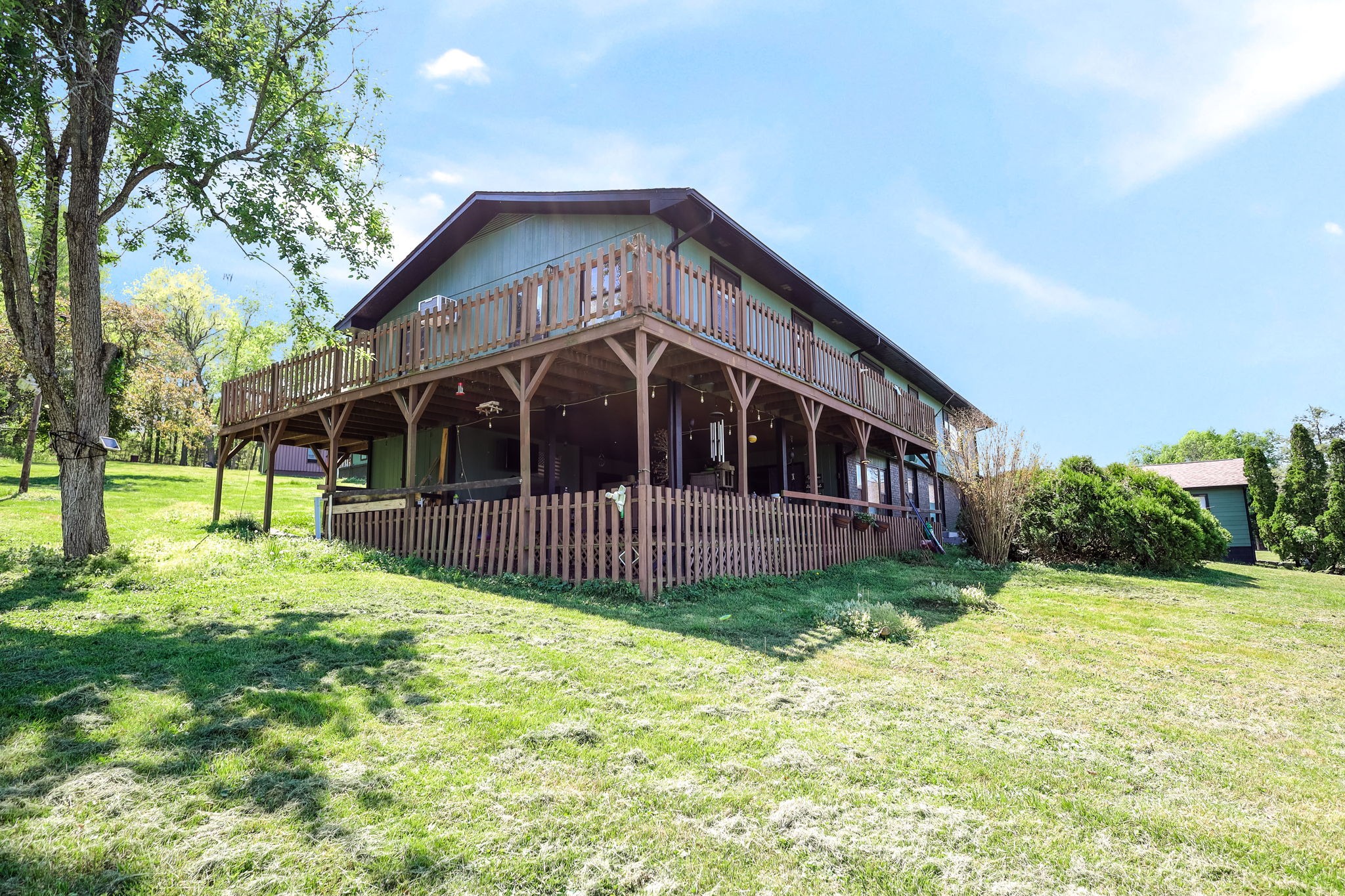 305 Ridgewood Dr