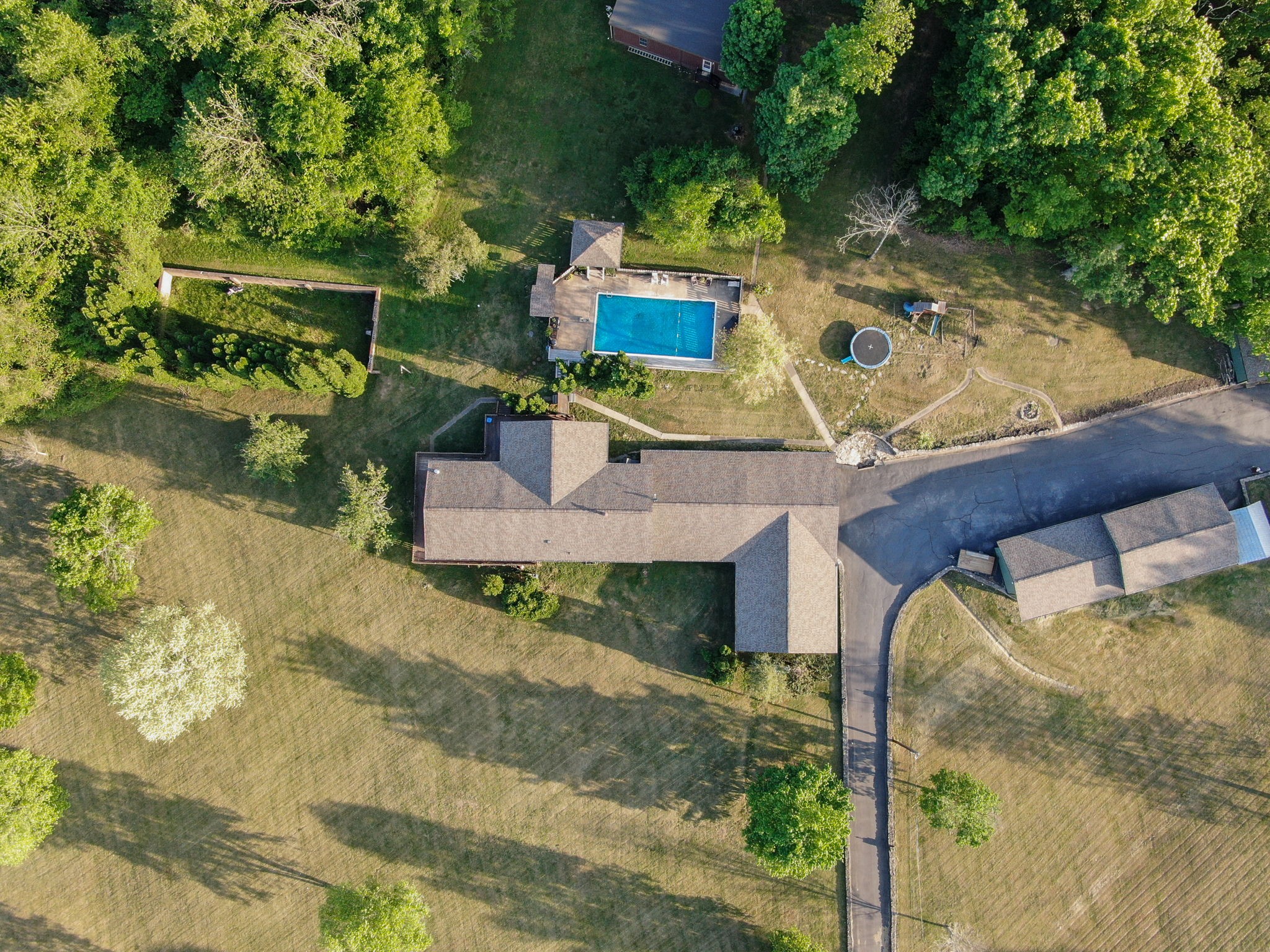 305 Ridgewood Dr