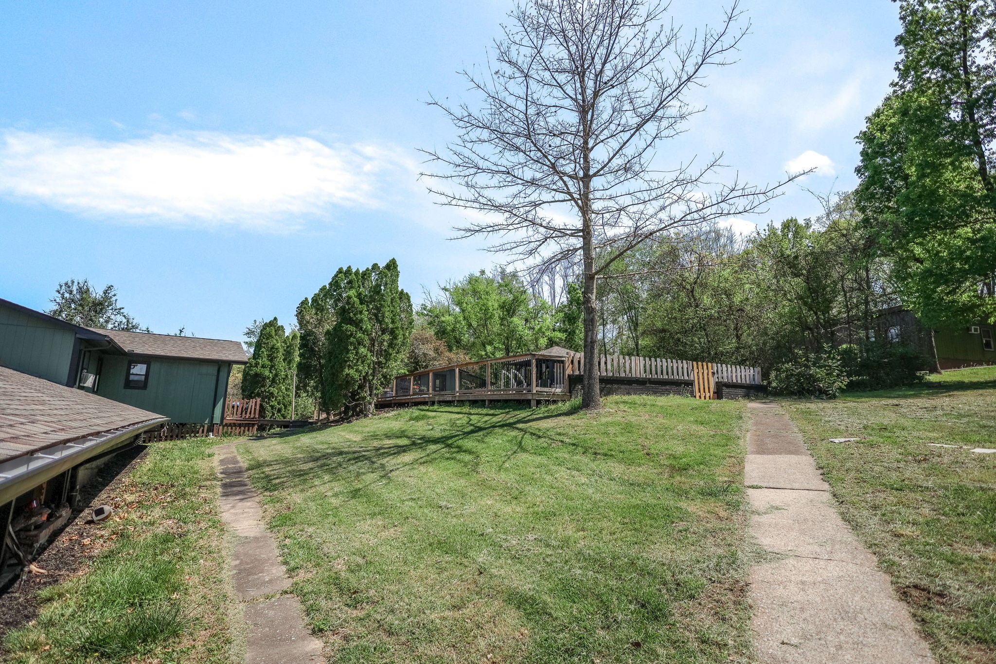 305 Ridgewood Dr