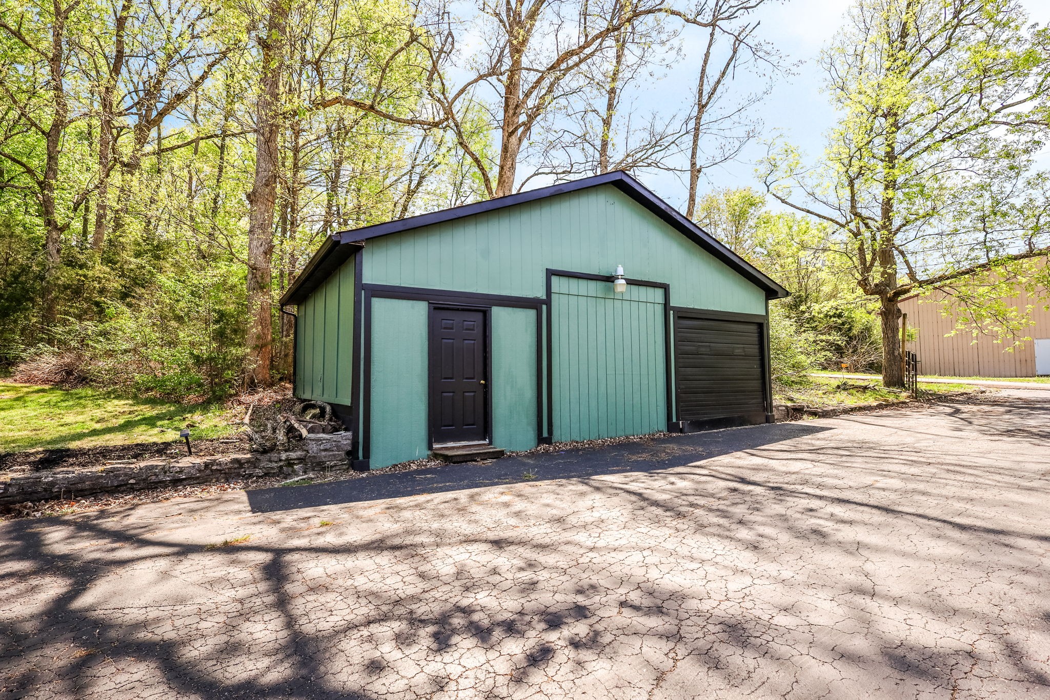 305 Ridgewood Dr