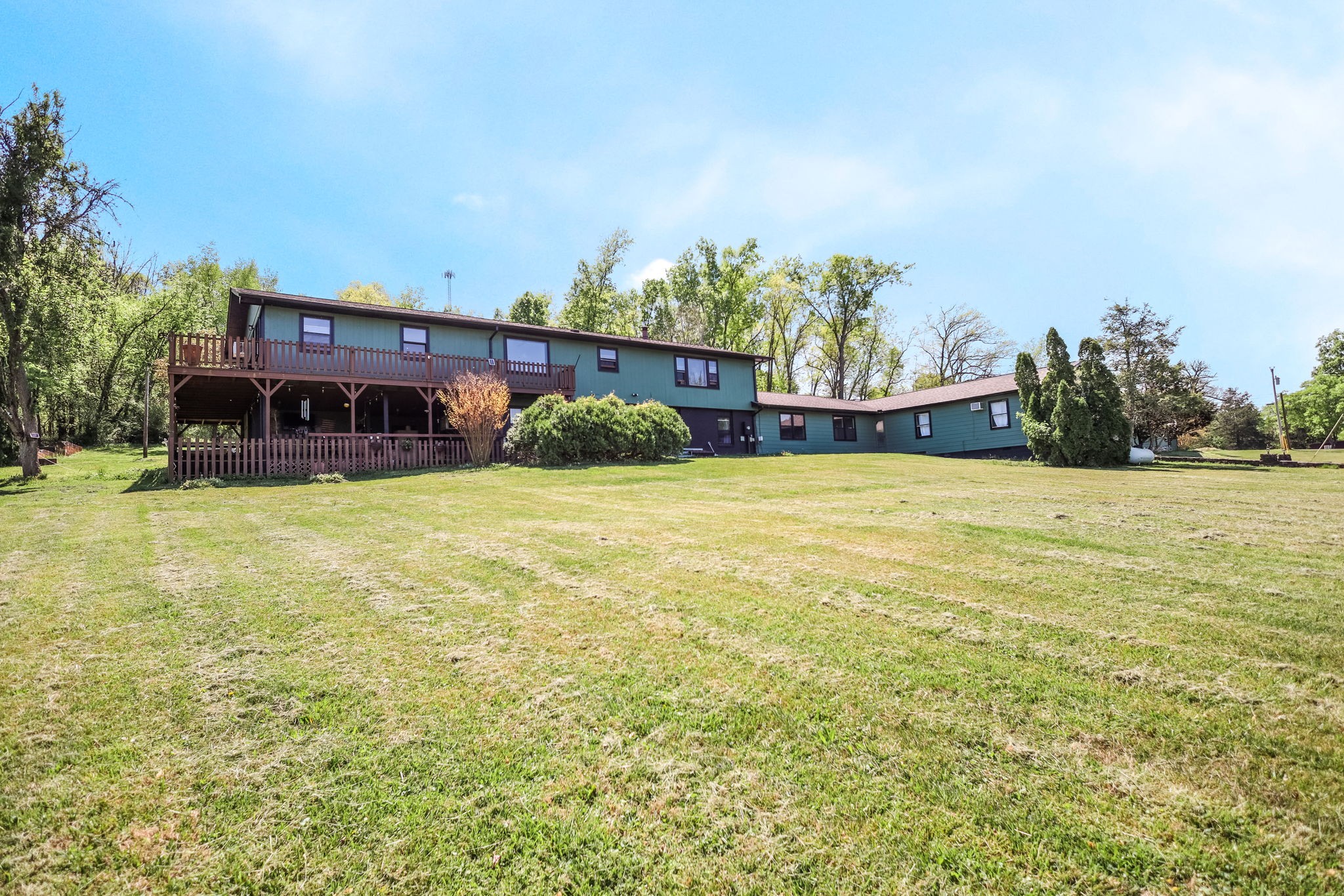 305 Ridgewood Dr