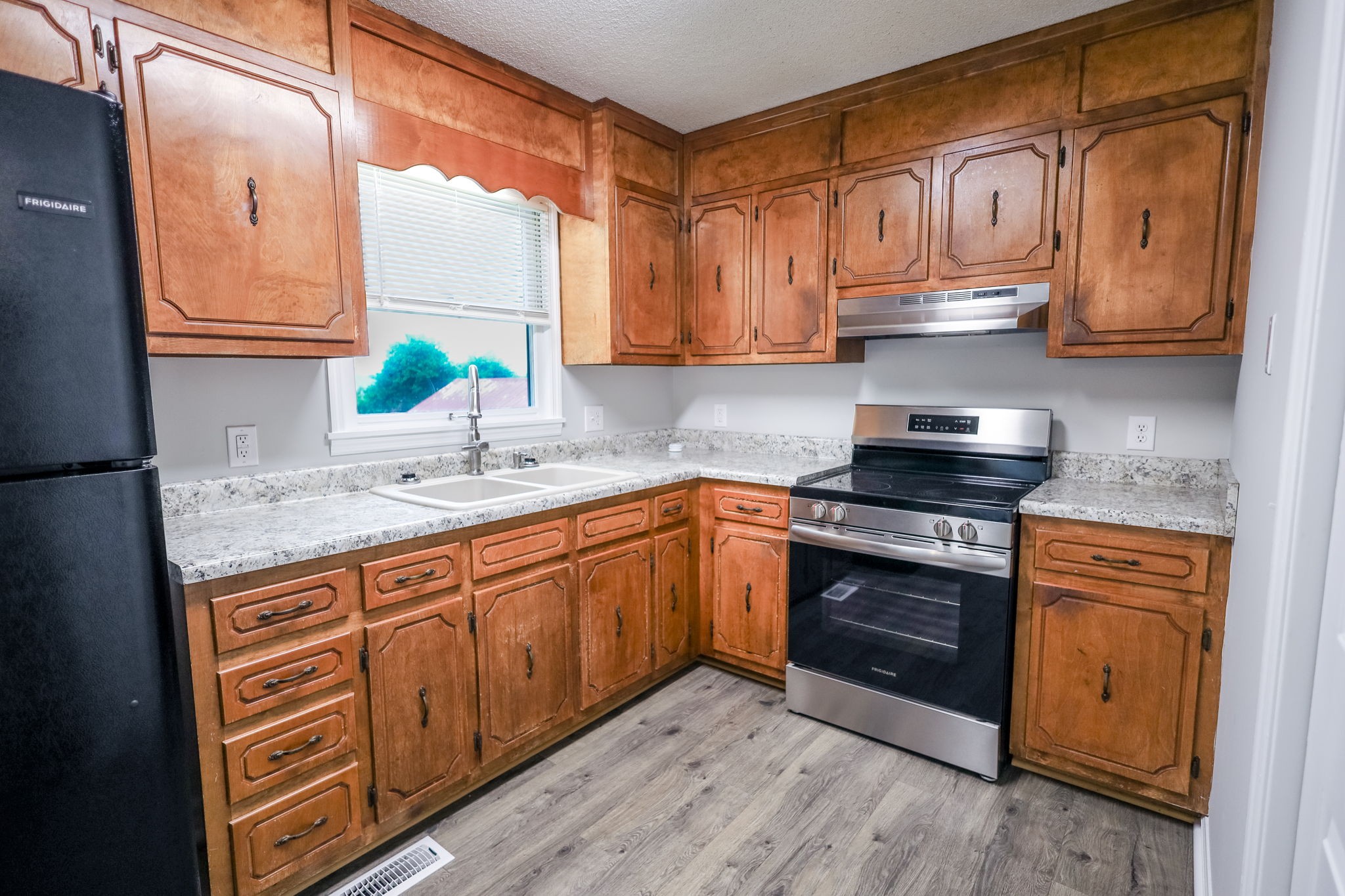 17031/2 Gordon Rd, N