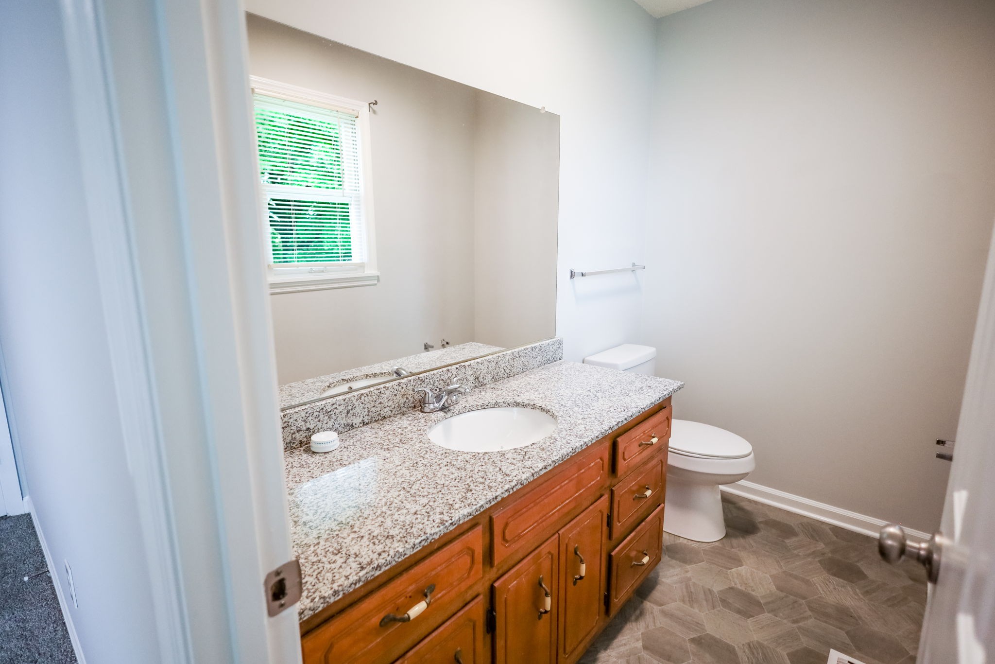 17031/2 Gordon Rd, N