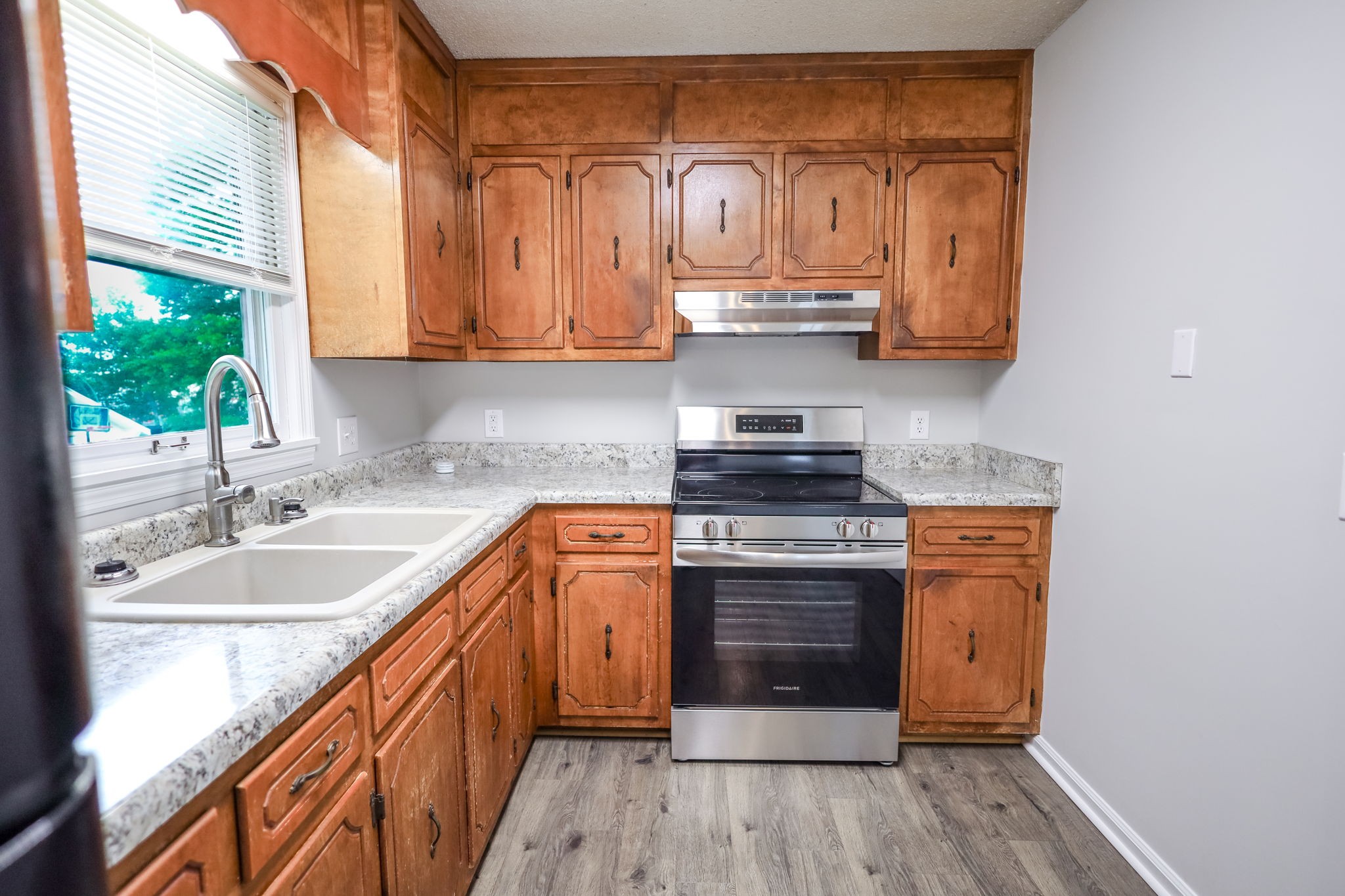 17031/2 Gordon Rd, N