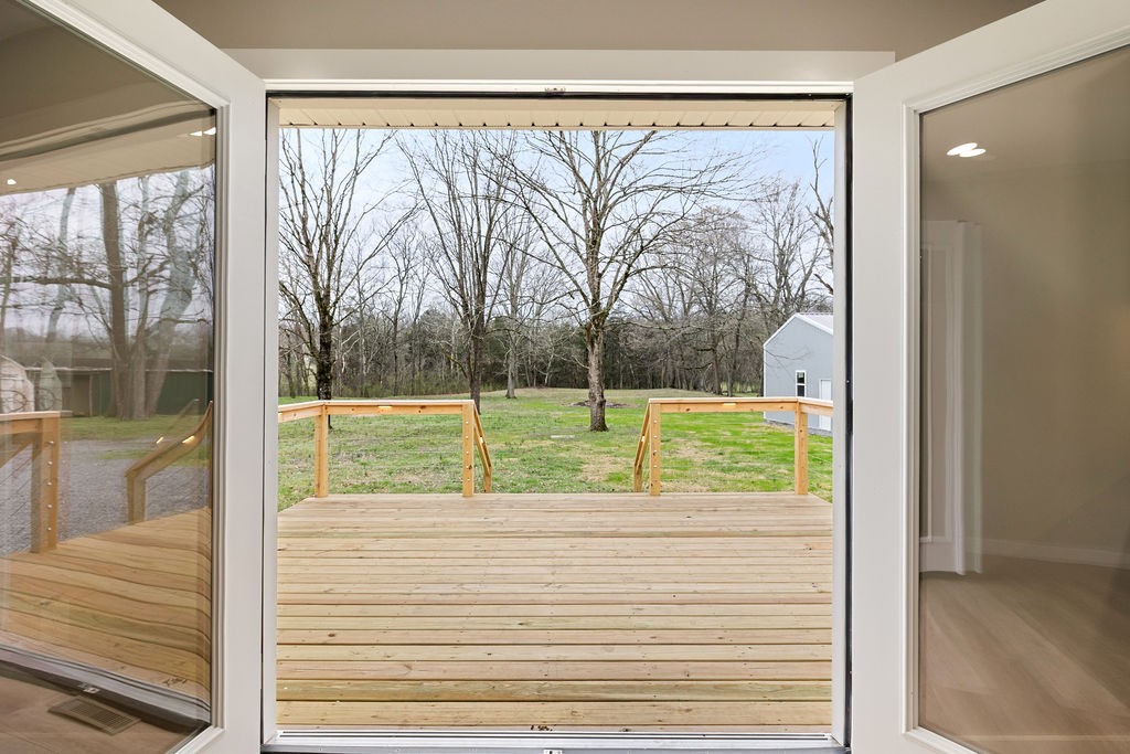 2338 Highway 82, S