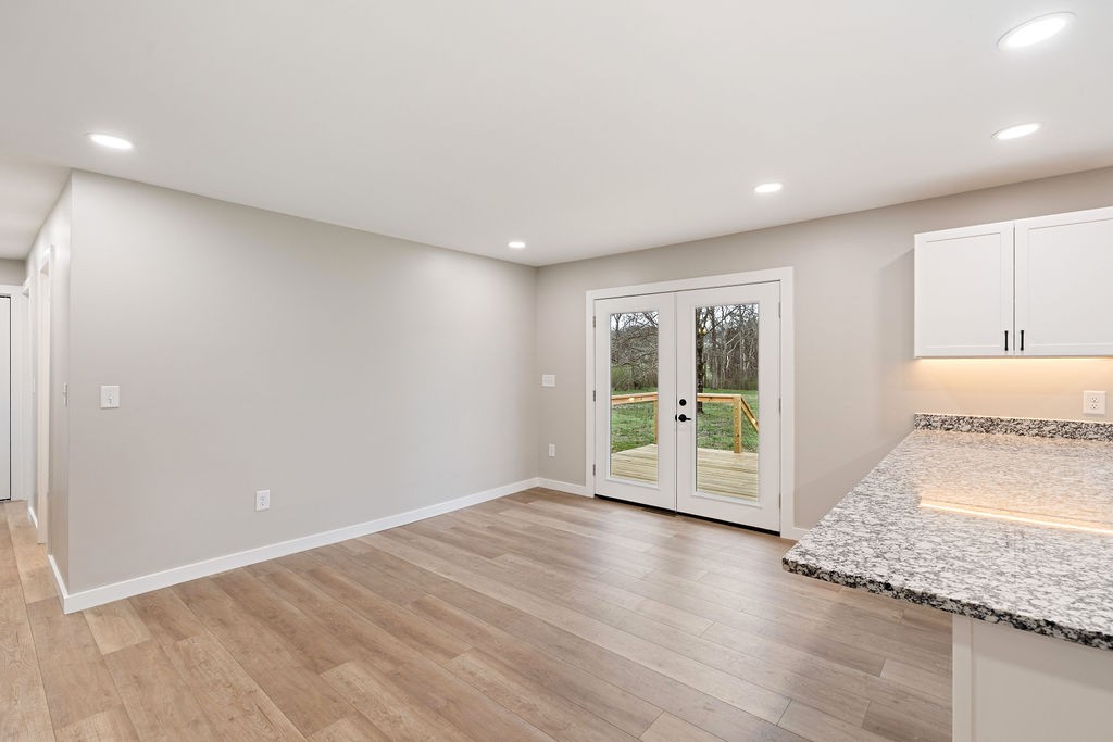2338 Highway 82, S