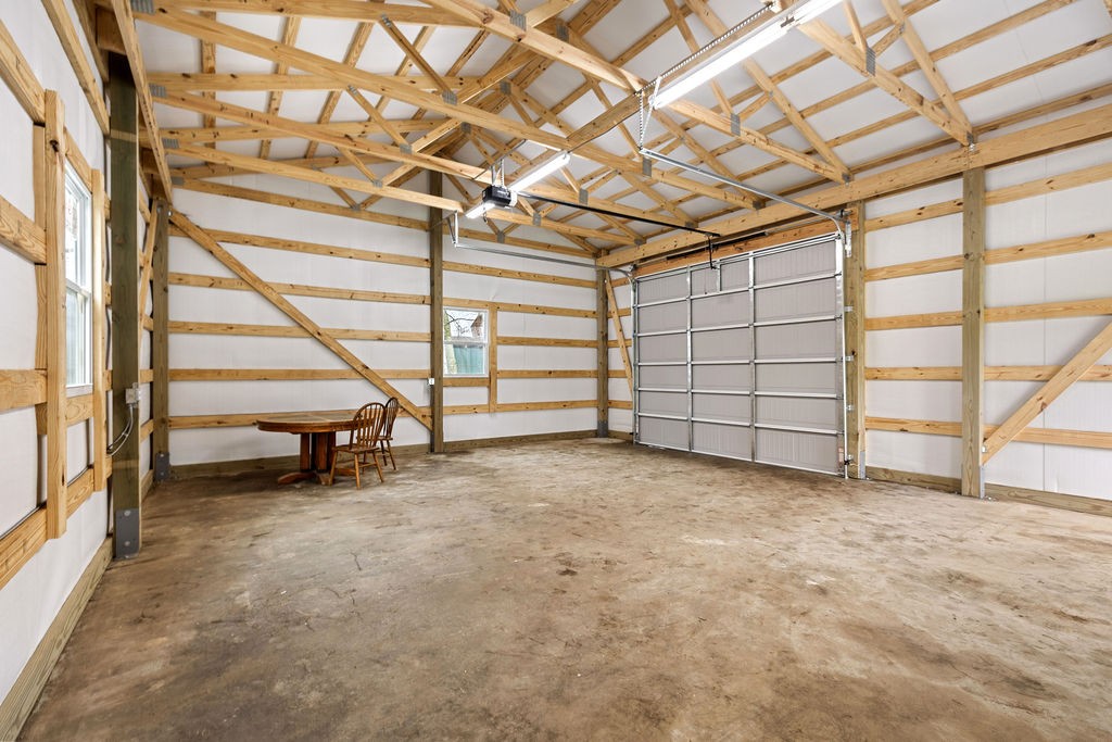 2338 Highway 82, S