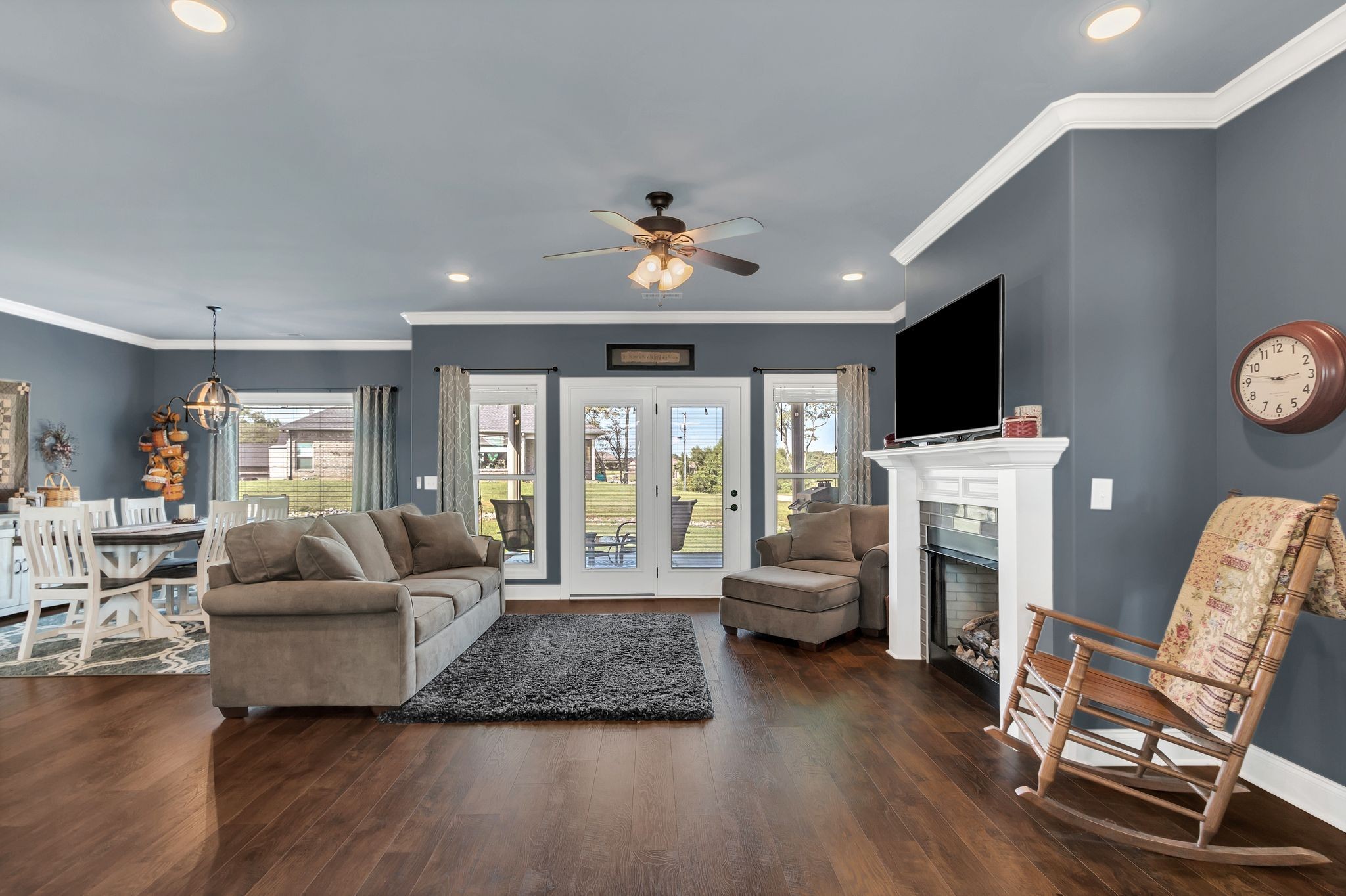2614 Etna Dr