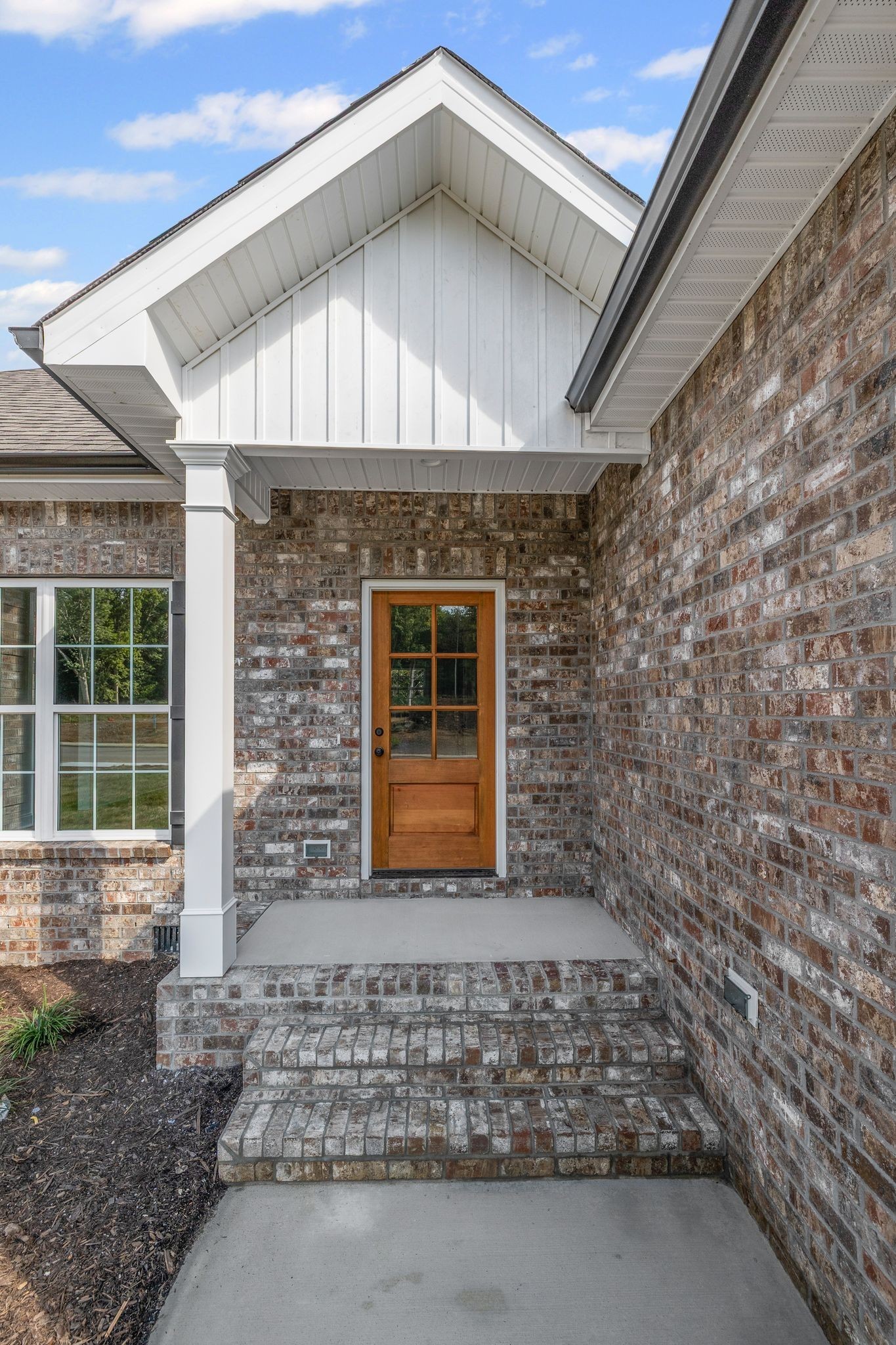 107 Stonebrook Dr
