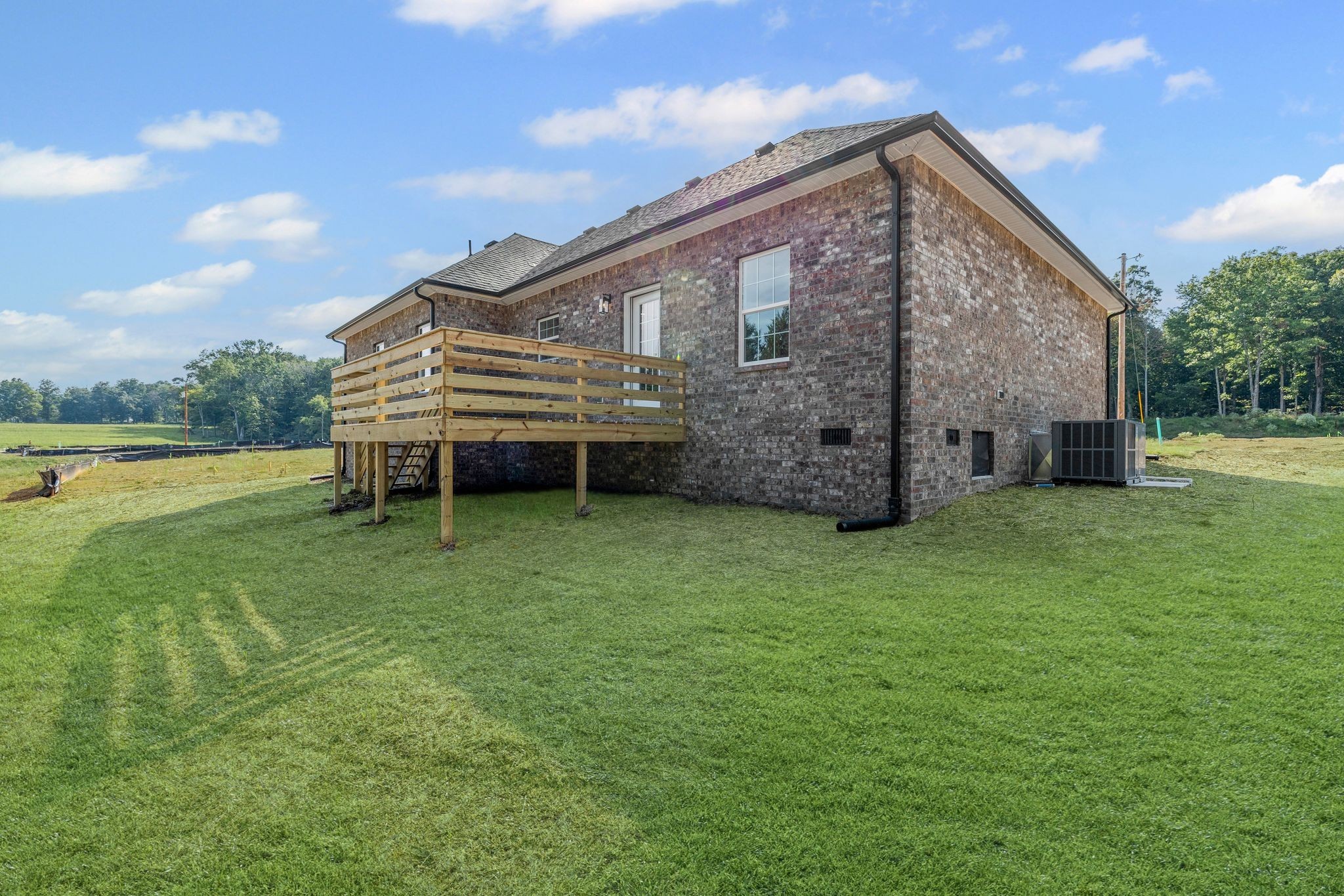 107 Stonebrook Dr