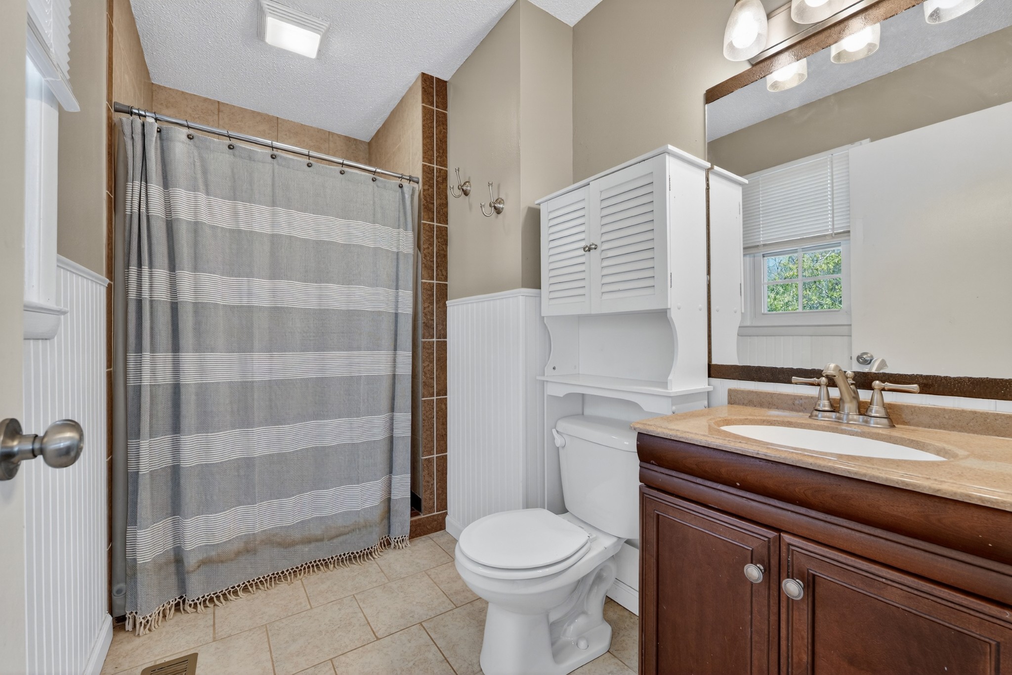 105 Simmons Cir