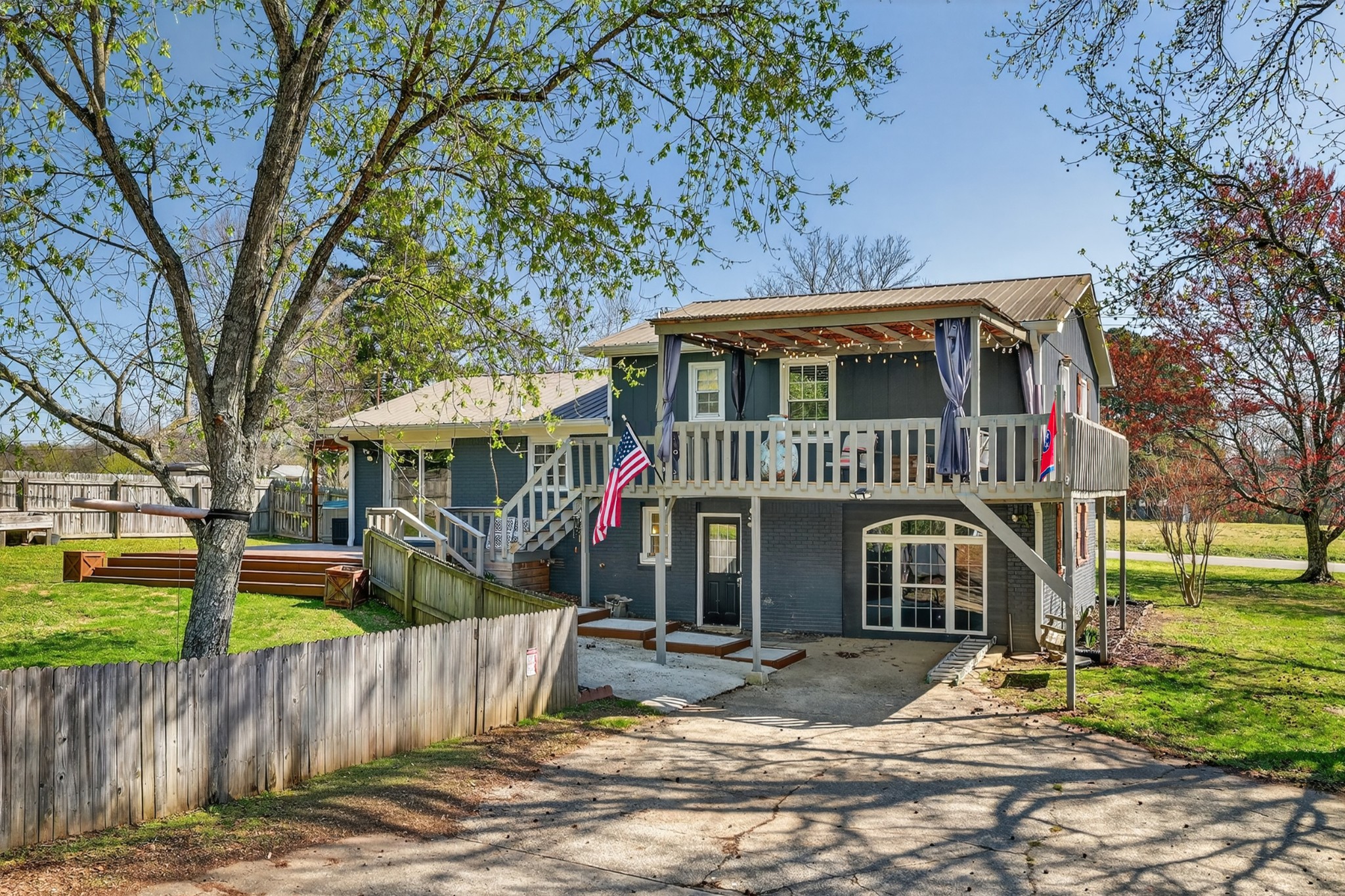 105 Simmons Cir