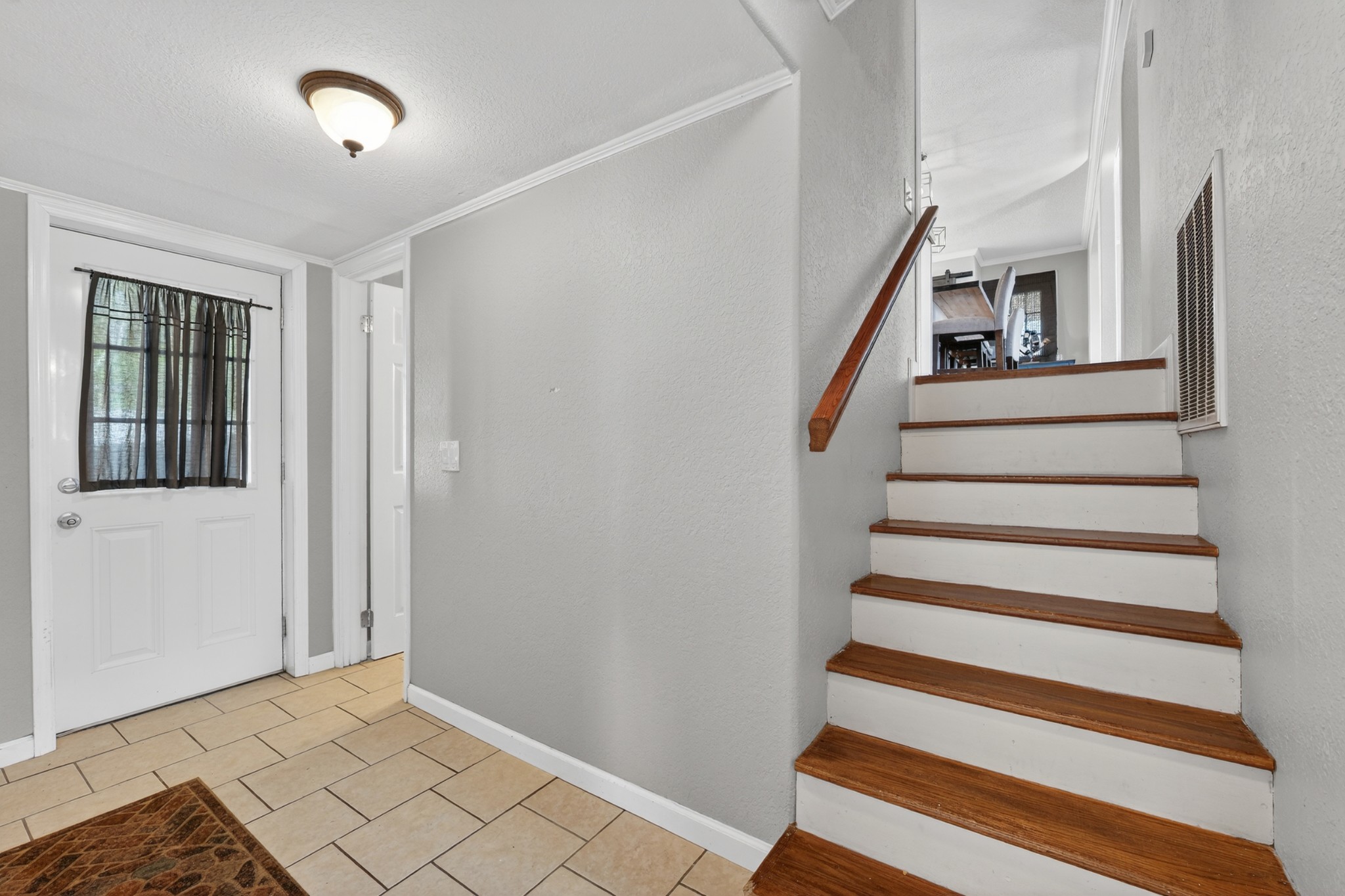105 Simmons Cir
