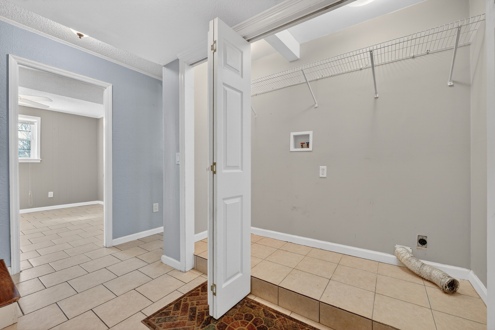 105 Simmons Cir