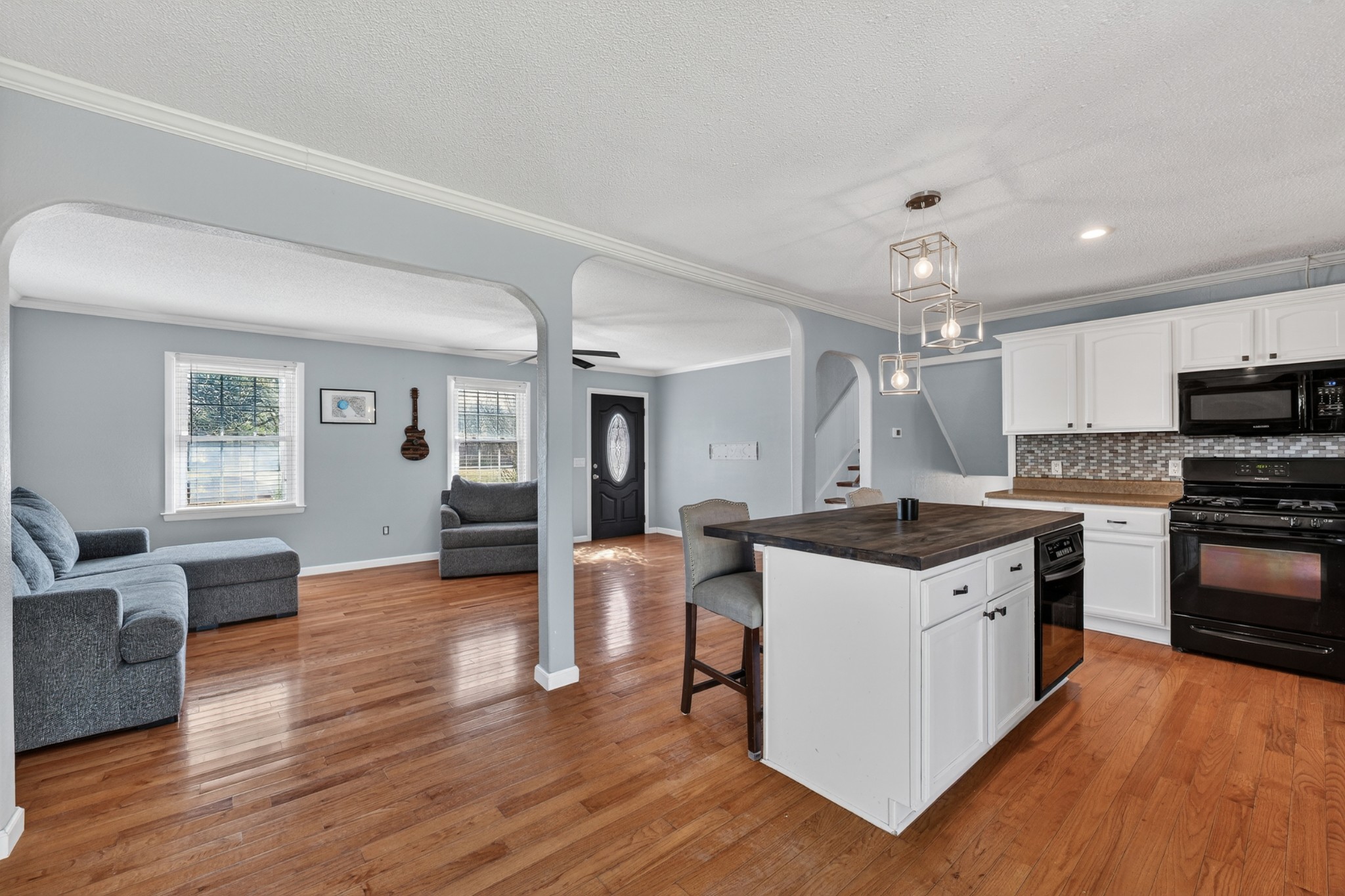 105 Simmons Cir