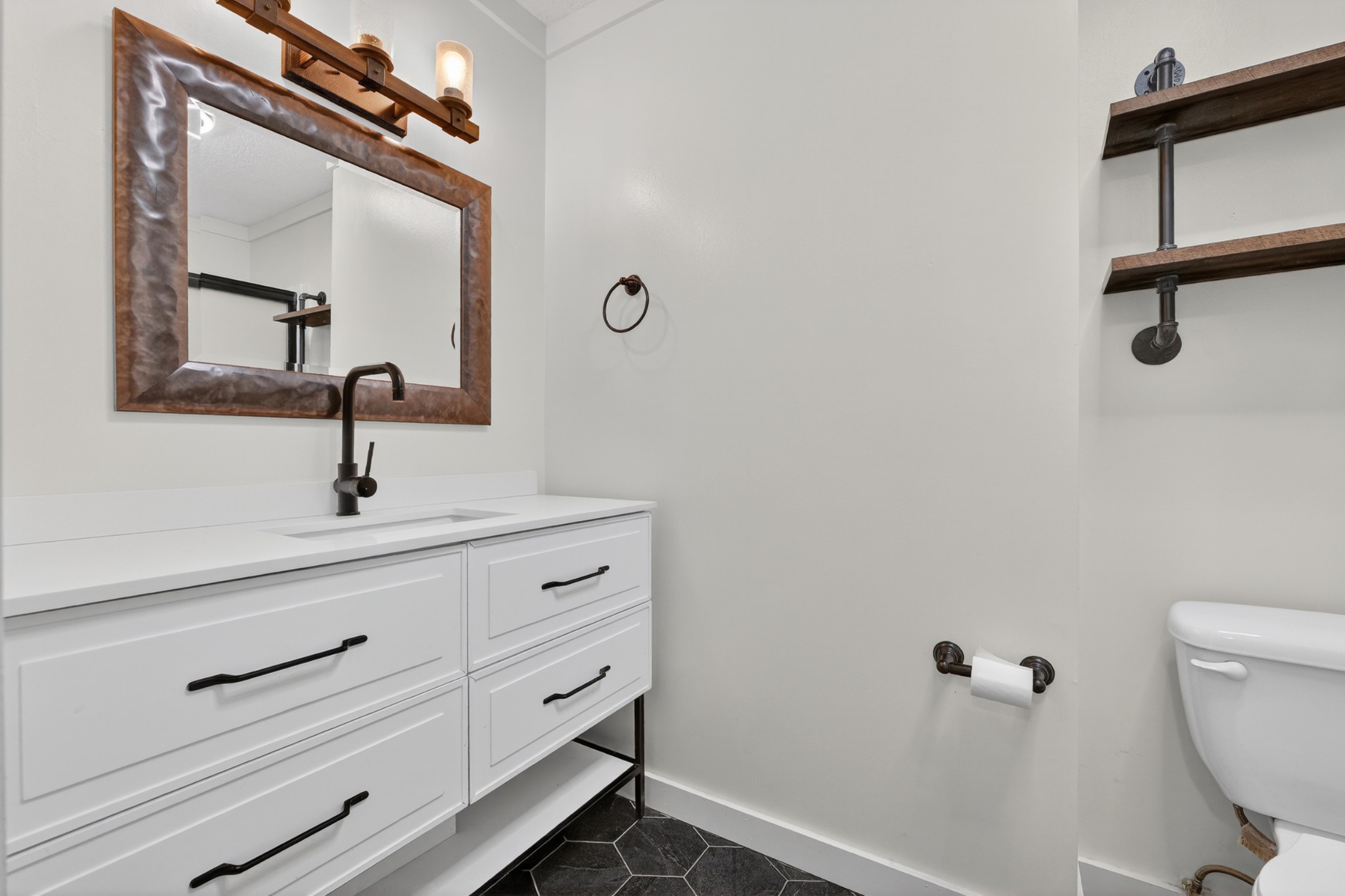 105 Simmons Cir