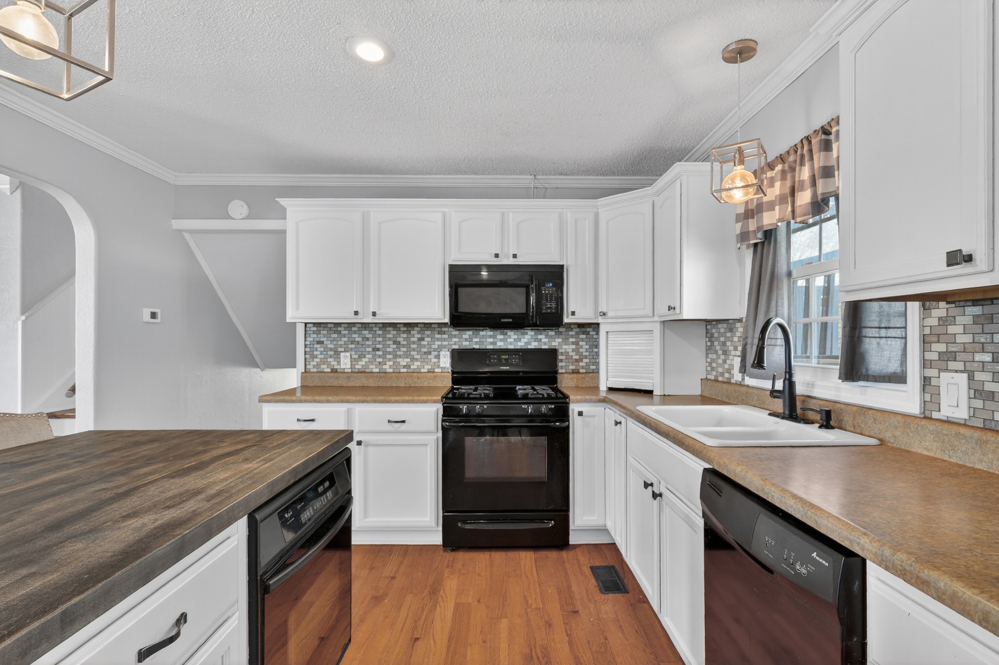 105 Simmons Cir