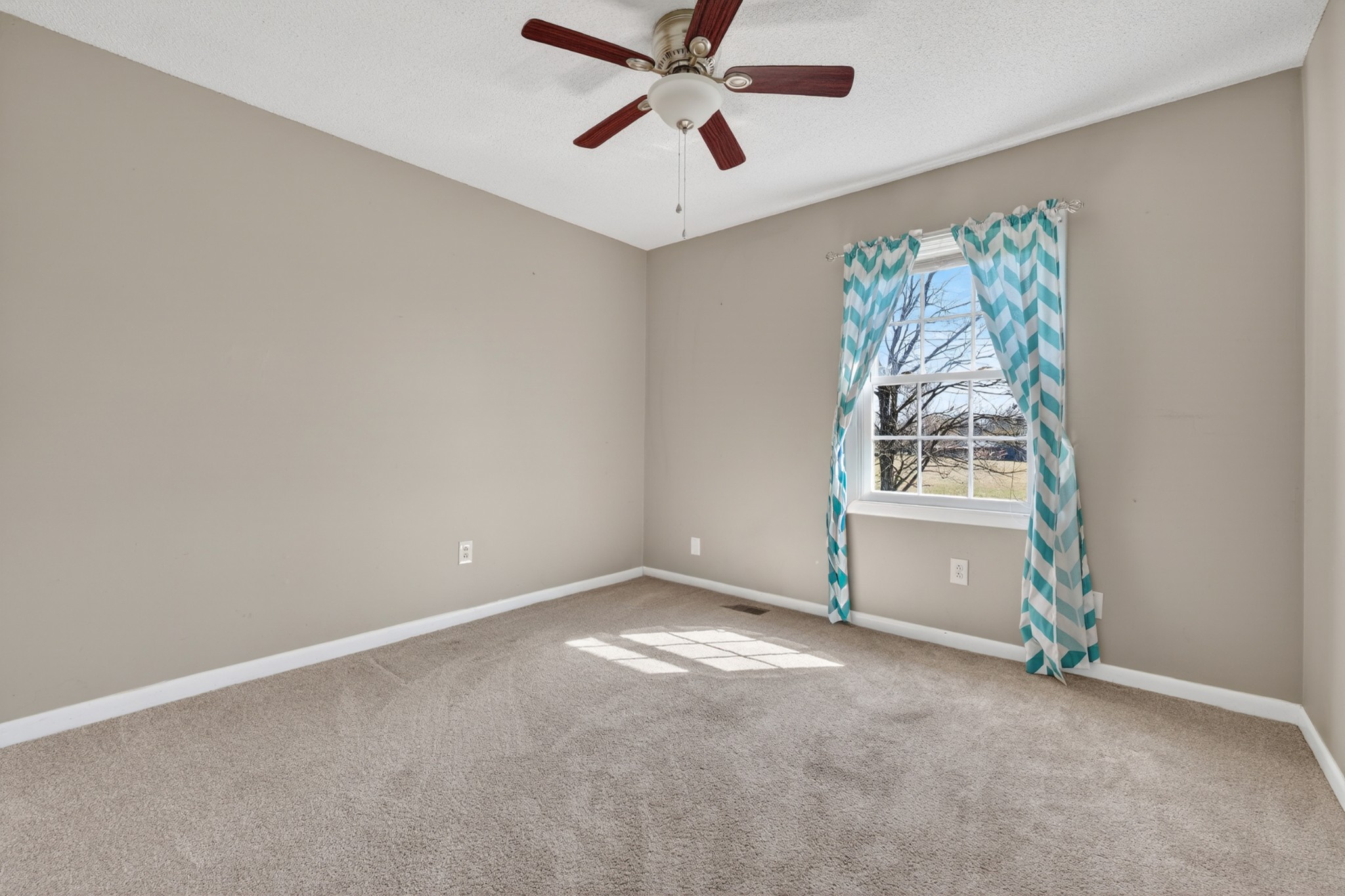 105 Simmons Cir