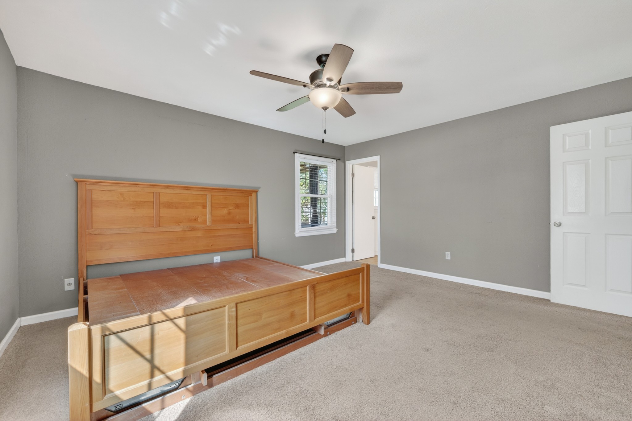 105 Simmons Cir