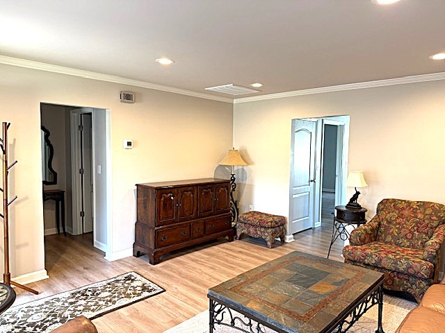 619 E Lane St Unit: 619 + GARAGE #4