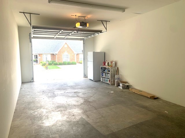 619 E Lane St Unit: 619 + GARAGE #4