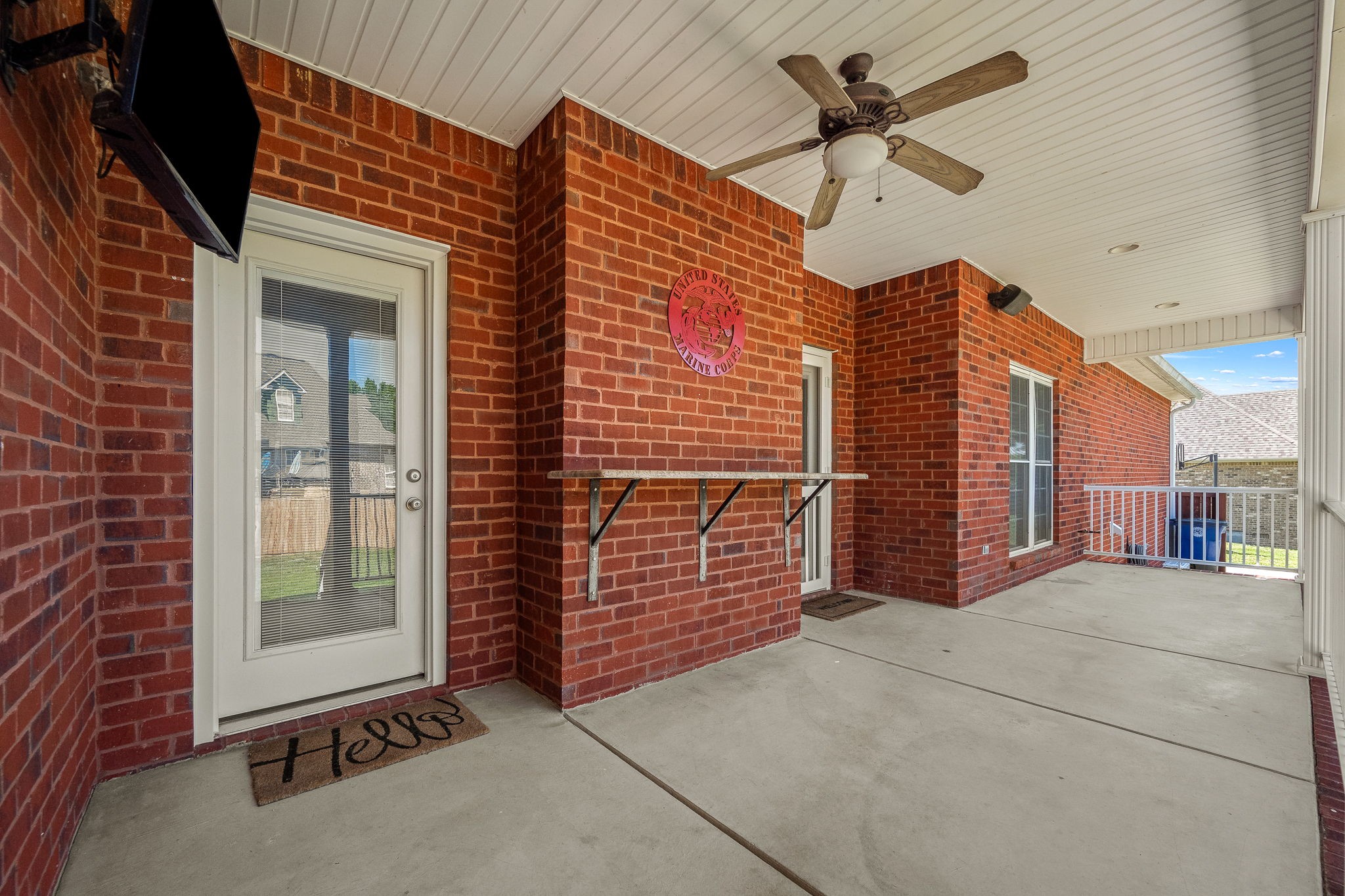 100 Canary Ln